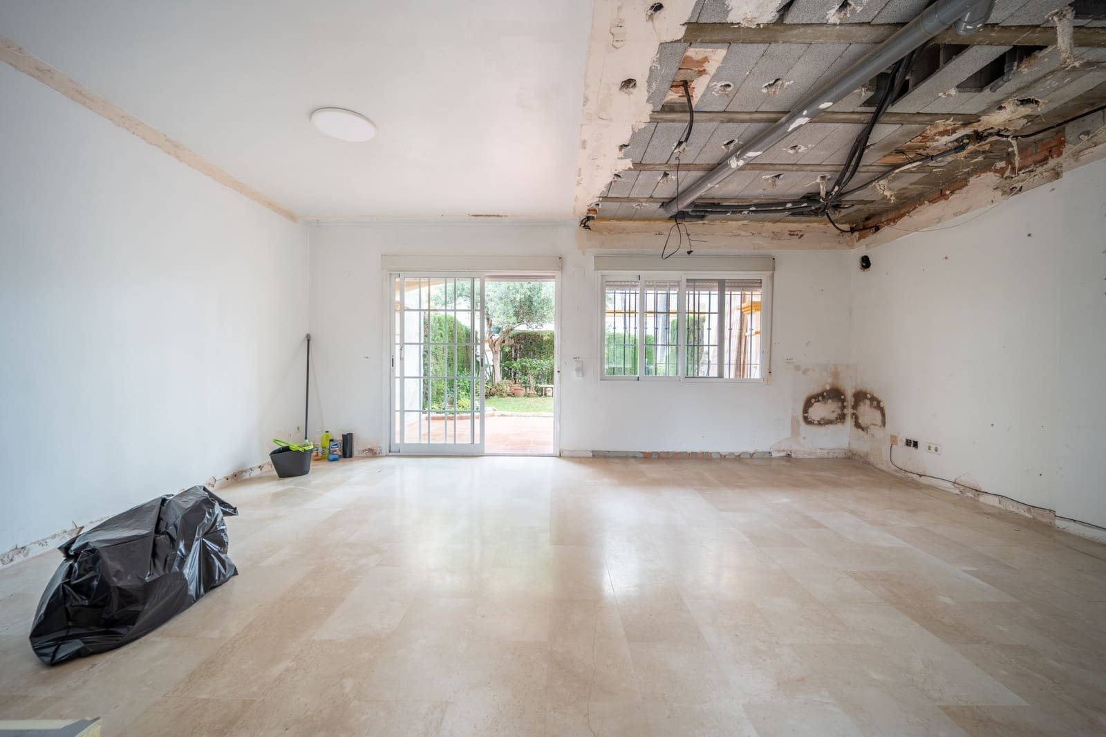 3 soverom Hus til salgs i Marbella med svømmebasseng garasje - € 790 000 (Ref: 9820261)