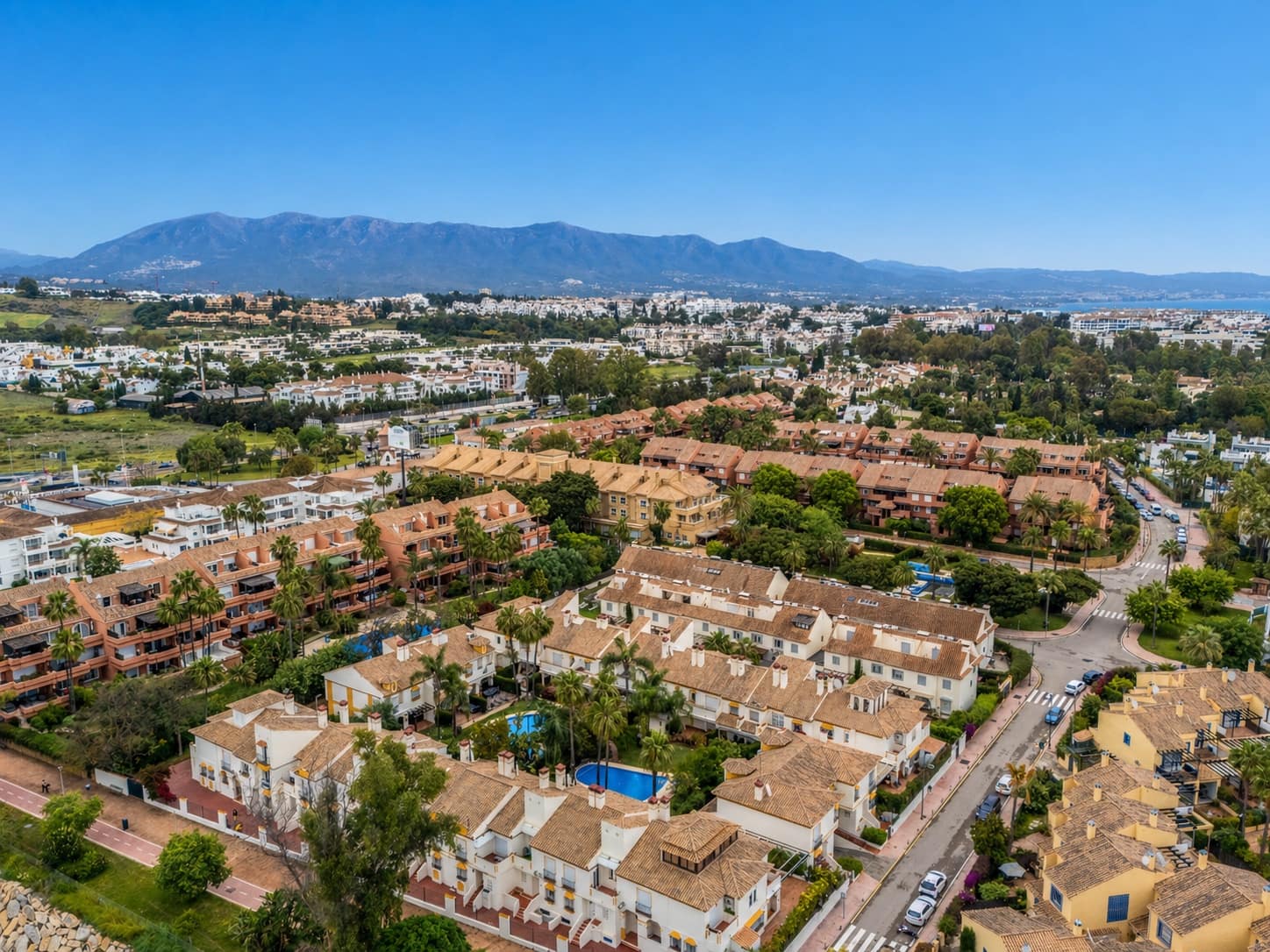 3 soverom Hus til salgs i Marbella med svømmebasseng garasje - € 790 000 (Ref: 9820261)