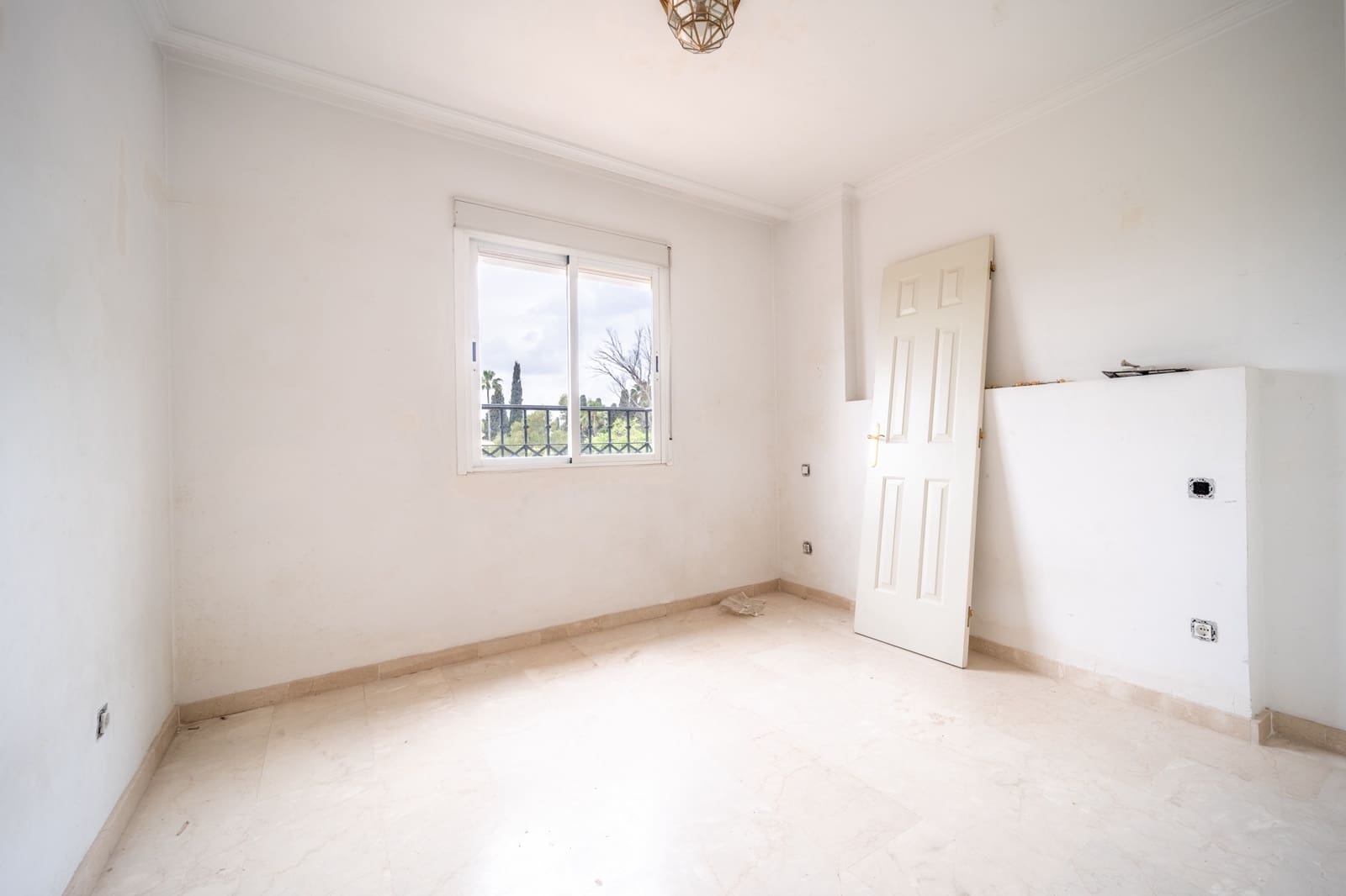 3 soverom Hus til salgs i Marbella med svømmebasseng garasje - € 790 000 (Ref: 9820261)
