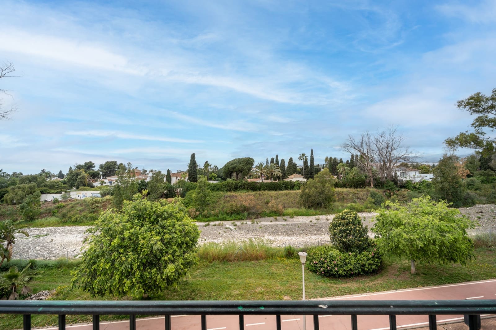 3 soverom Hus til salgs i Marbella med svømmebasseng garasje - € 790 000 (Ref: 9820261)