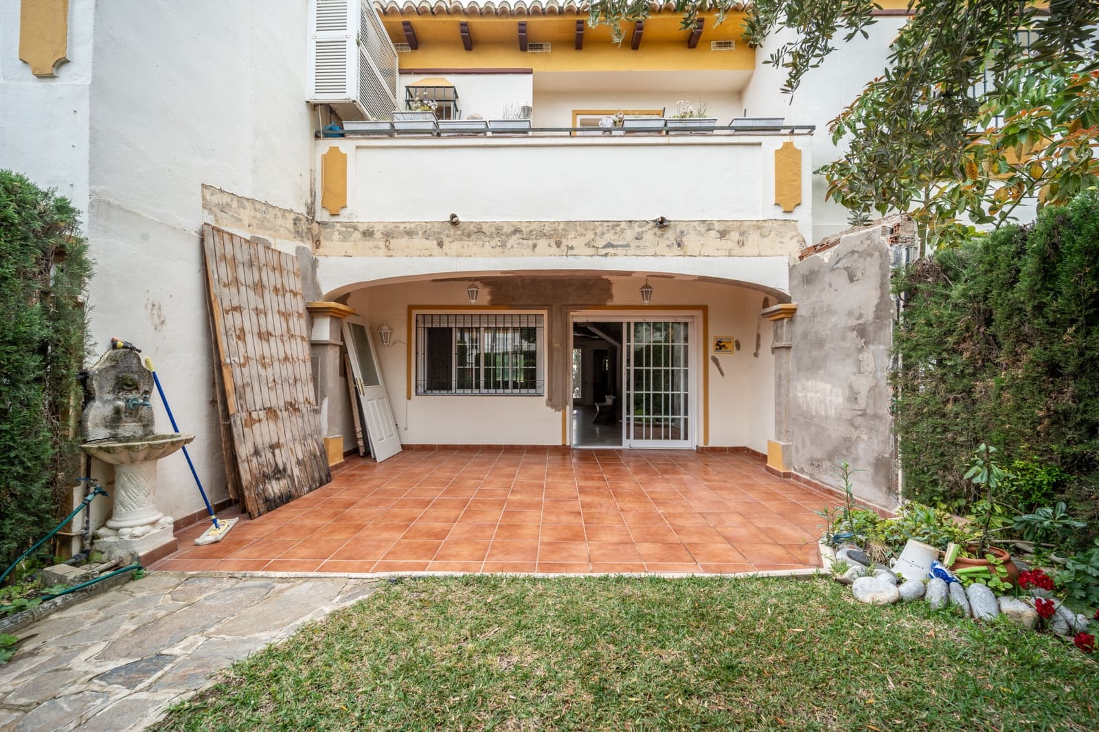 3 soverom Hus til salgs i Marbella med svømmebasseng garasje - € 790 000 (Ref: 9820261)