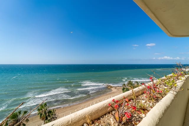 Appartement de 3 chambres à louer à Marbella avec piscine garage - 3 500 € (Ref: 9823583)
