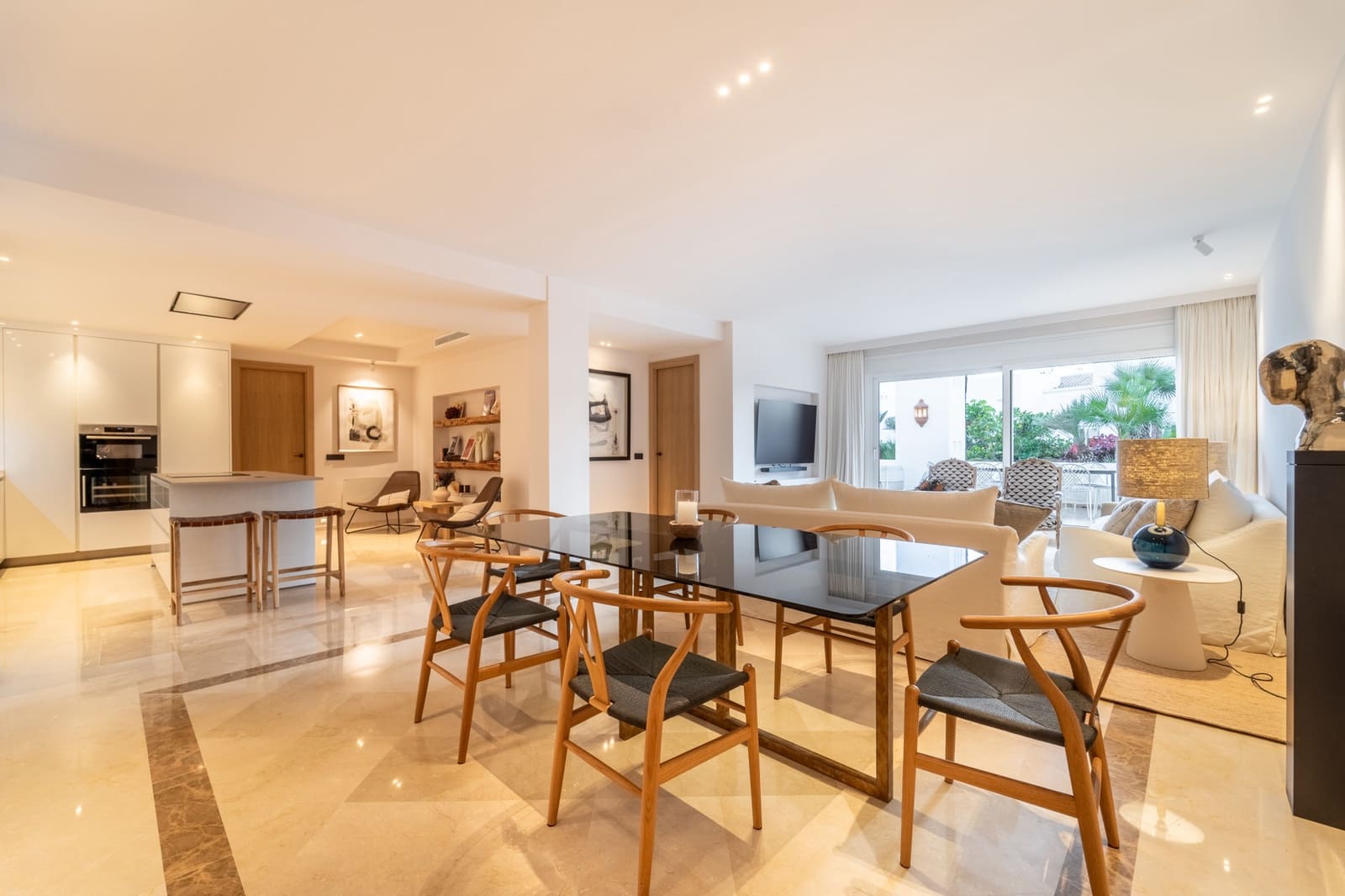 3 bedroom Apartment for holiday rental in Marbella with pool garage - € 6,000 (Ref: 9824140)
