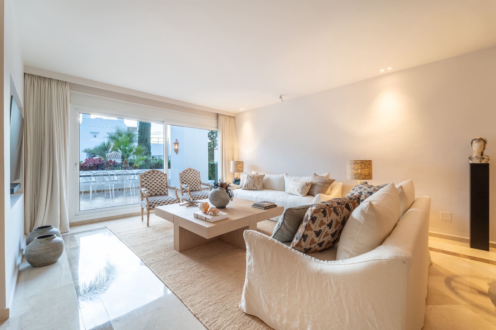 3 bedroom Apartment for holiday rental in Marbella with pool garage - € 6,000 (Ref: 9824140)