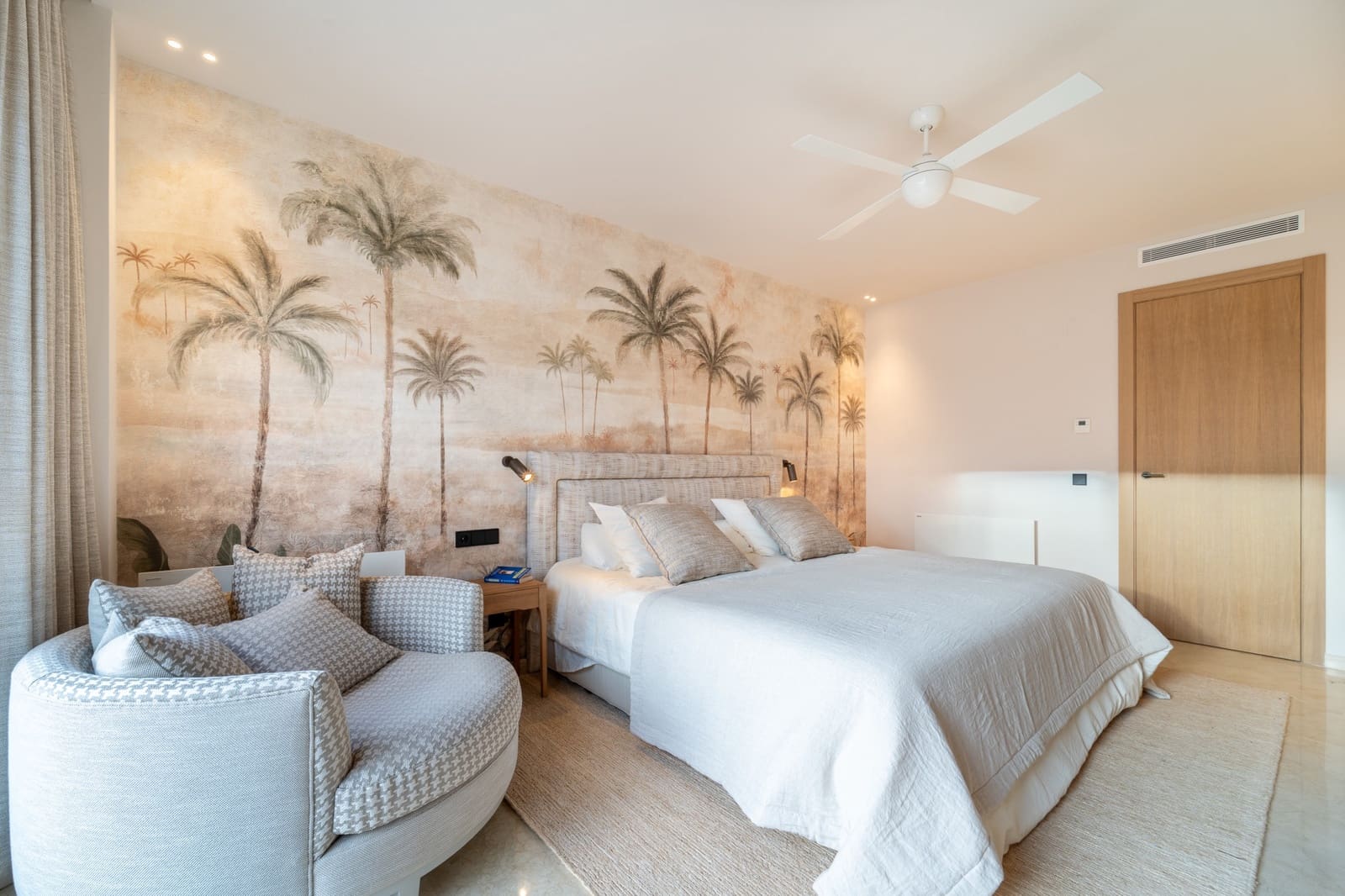 3 bedroom Apartment for holiday rental in Marbella with pool garage - € 6,000 (Ref: 9824140)