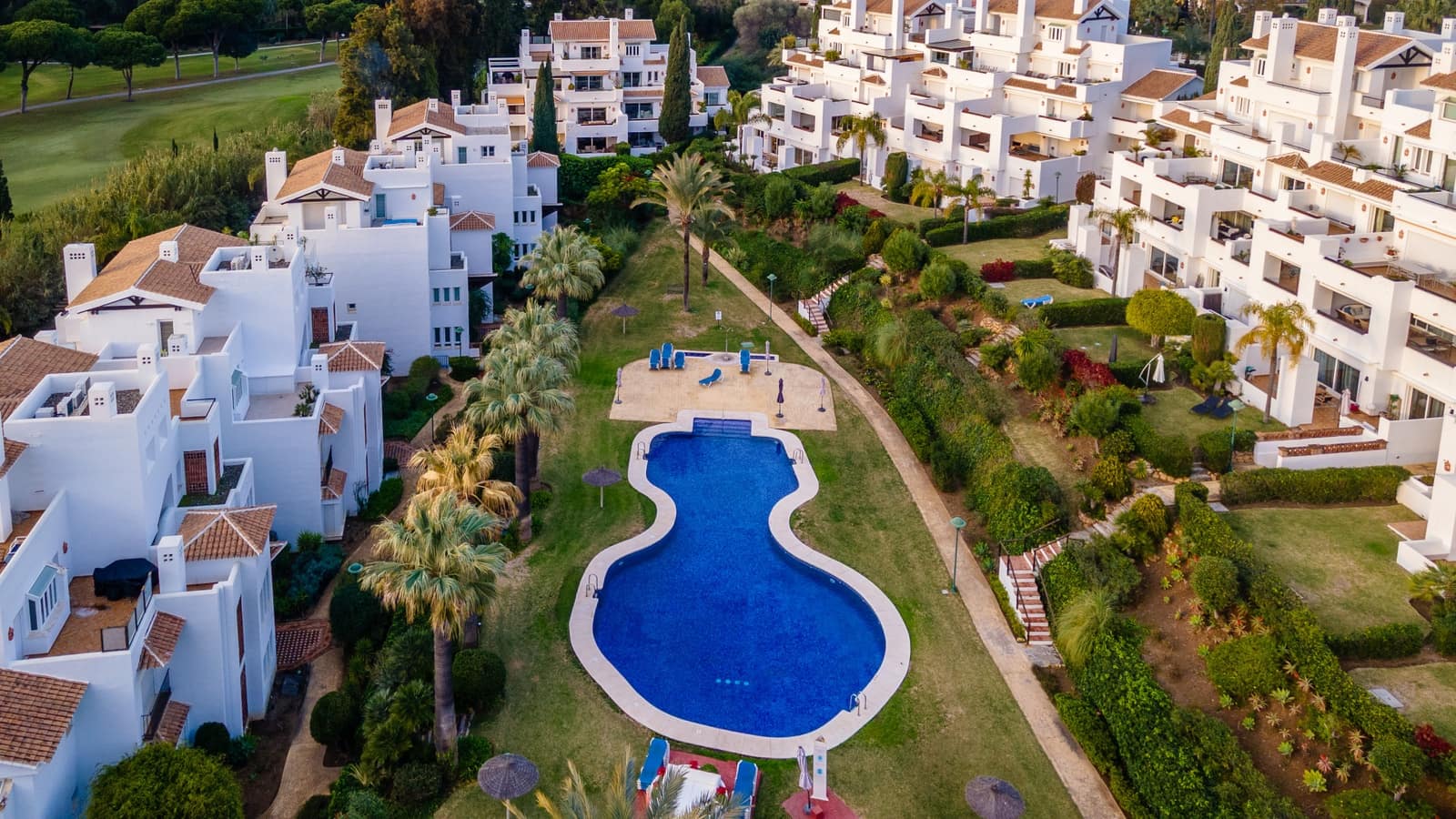 3 bedroom Apartment for holiday rental in Marbella with pool garage - € 6,000 (Ref: 9824140)