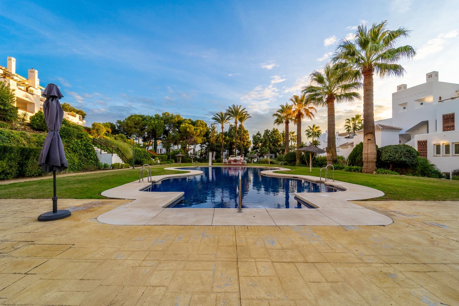 3 bedroom Apartment for holiday rental in Marbella with pool garage - € 6,000 (Ref: 9824140)