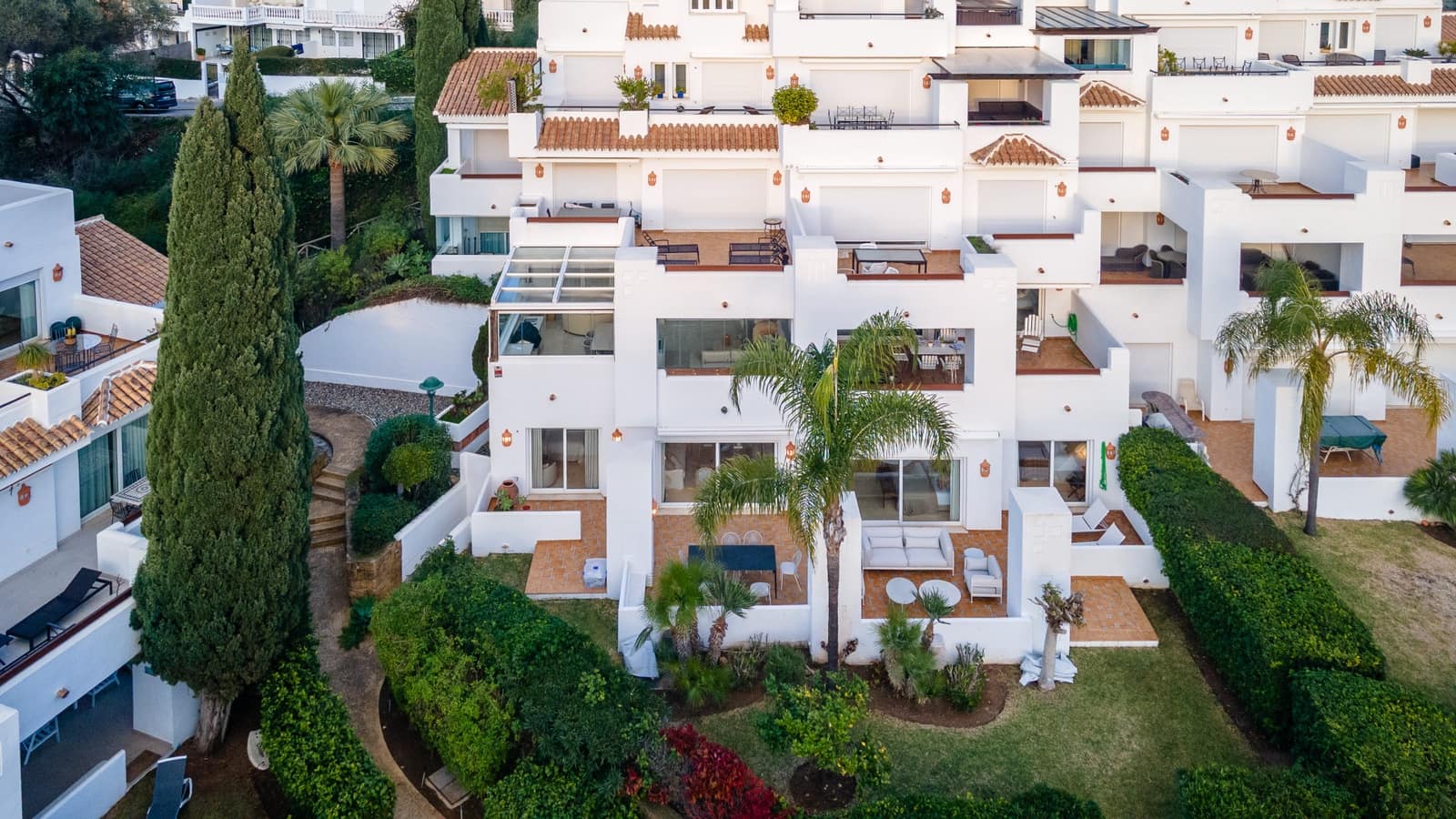 3 bedroom Apartment for holiday rental in Marbella with pool garage - € 6,000 (Ref: 9824140)