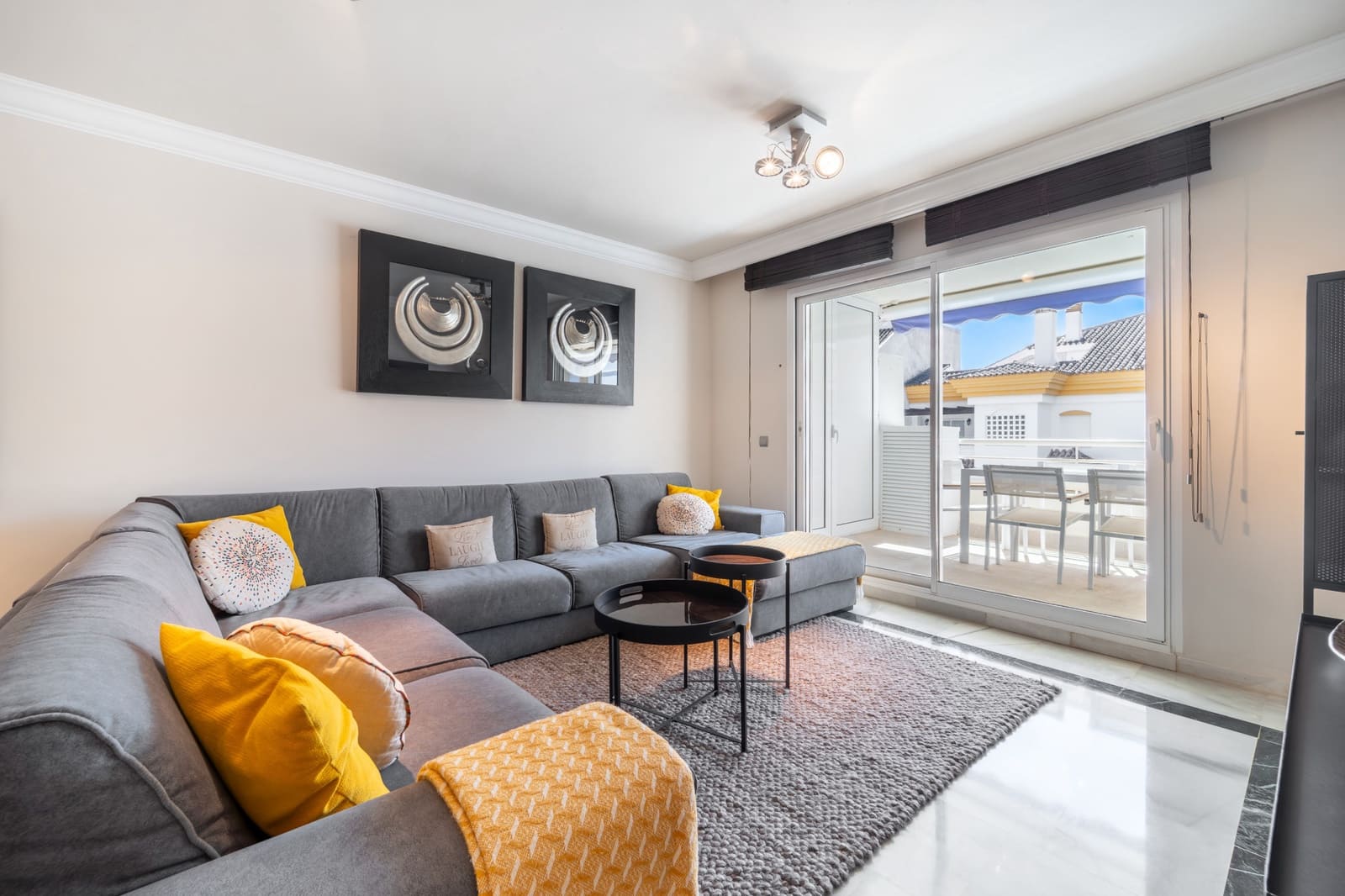 4 bedroom Penthouse for sale in Marbella with pool garage - € 1,190,000 (Ref: 9824806)
