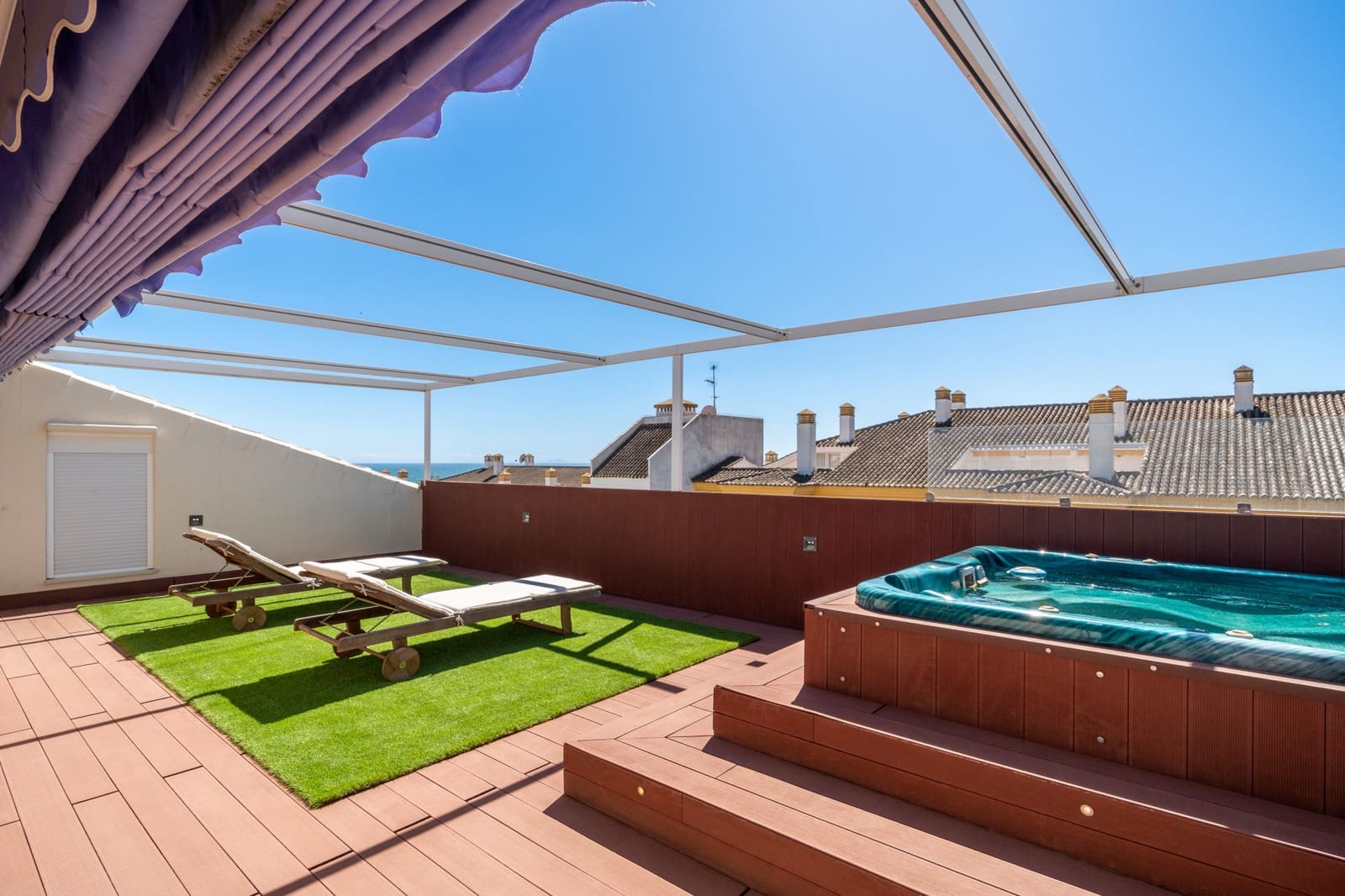 4 bedroom Penthouse for sale in Marbella with pool garage - € 1,190,000 (Ref: 9824806)