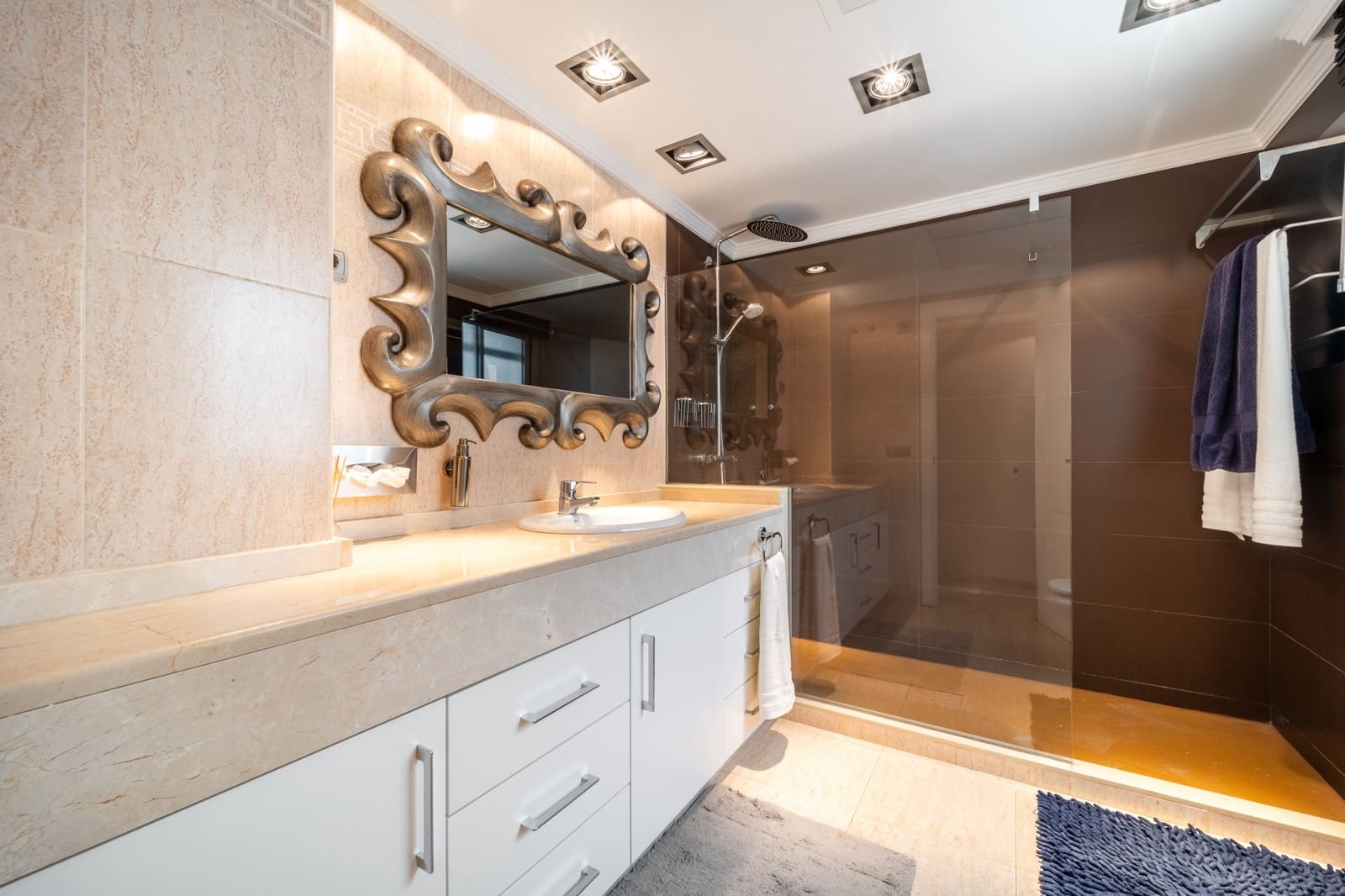 4 bedroom Penthouse for sale in Marbella with pool garage - € 1,190,000 (Ref: 9824806)
