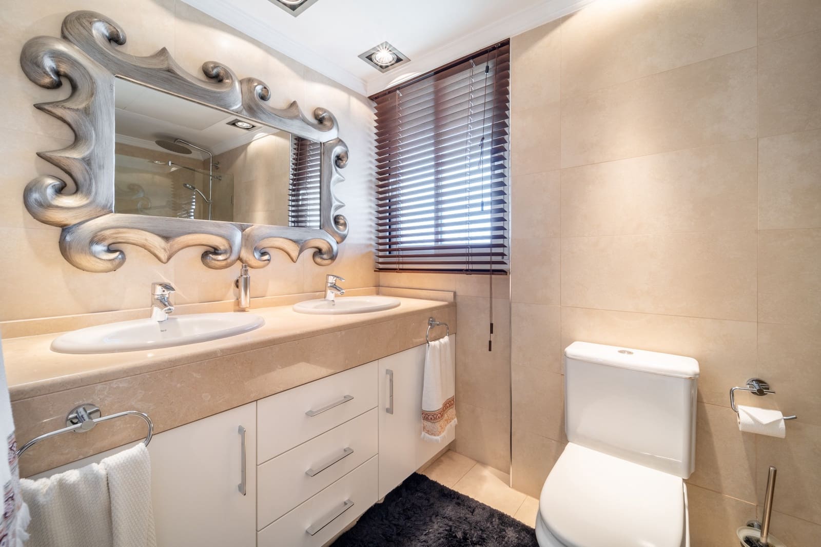 4 bedroom Penthouse for sale in Marbella with pool garage - € 1,190,000 (Ref: 9824806)