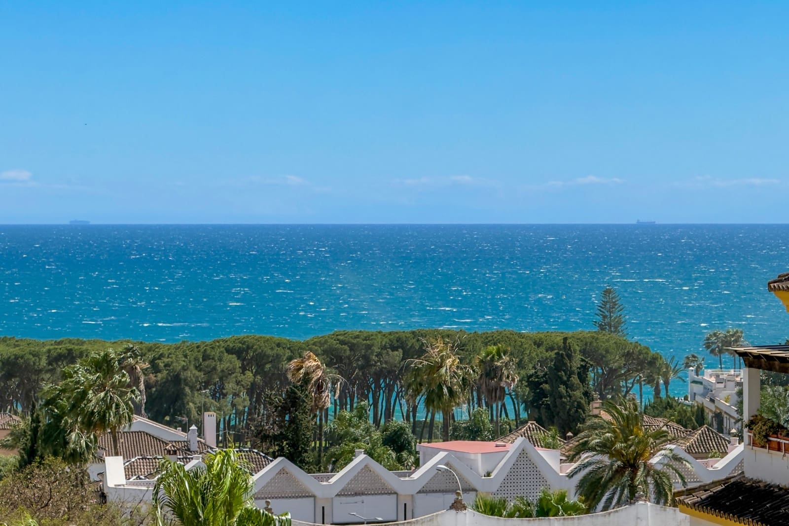 4 bedroom Penthouse for sale in Marbella with pool garage - € 1,190,000 (Ref: 9824806)