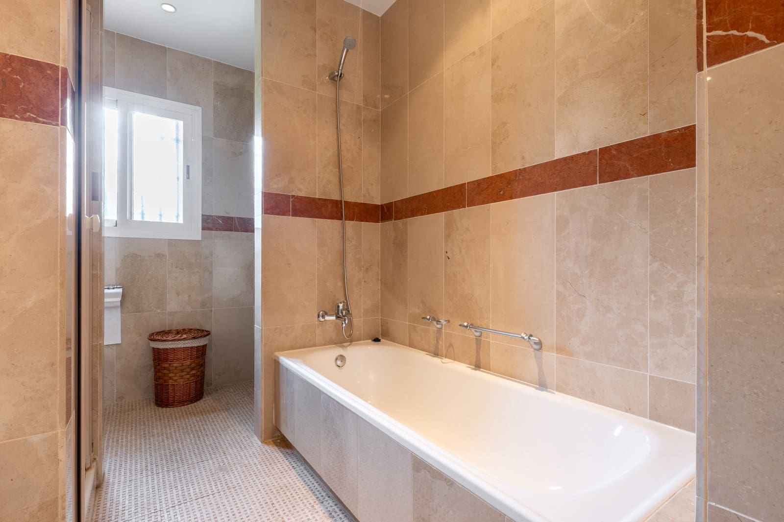 4 slaapkamer Villa te koop in San Pedro de Alcantara met zwembad garage - € 1.850.000 (Ref: 9824807)