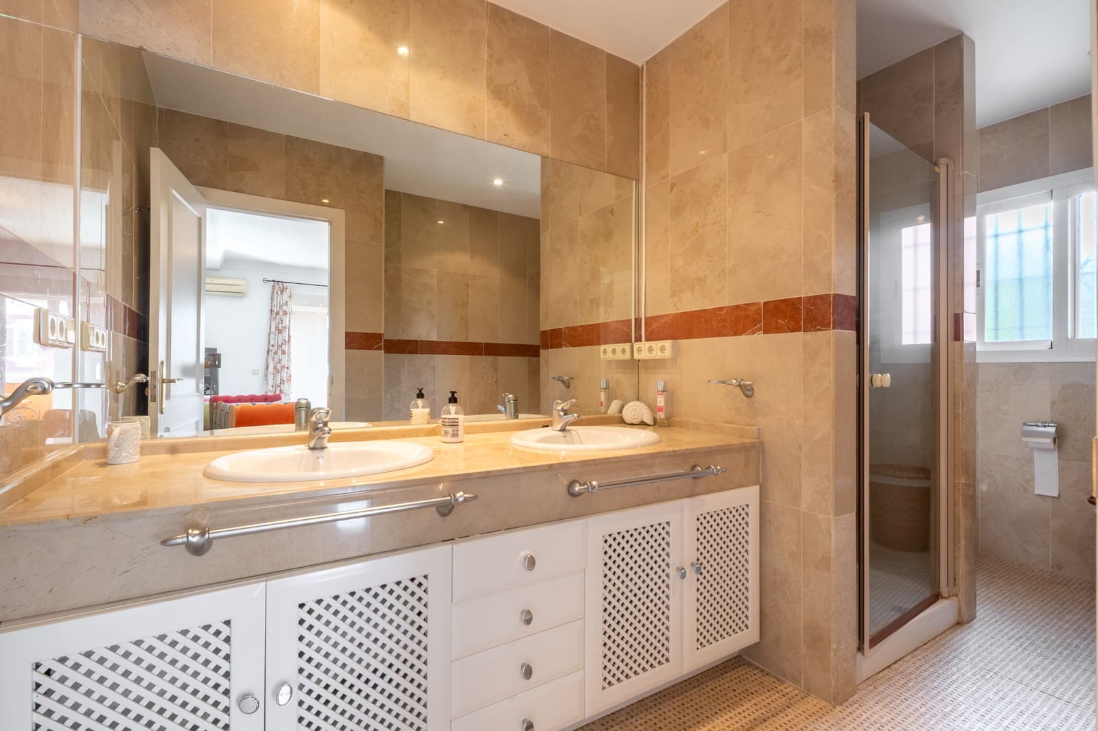 4 slaapkamer Villa te koop in San Pedro de Alcantara met zwembad garage - € 1.850.000 (Ref: 9824807)