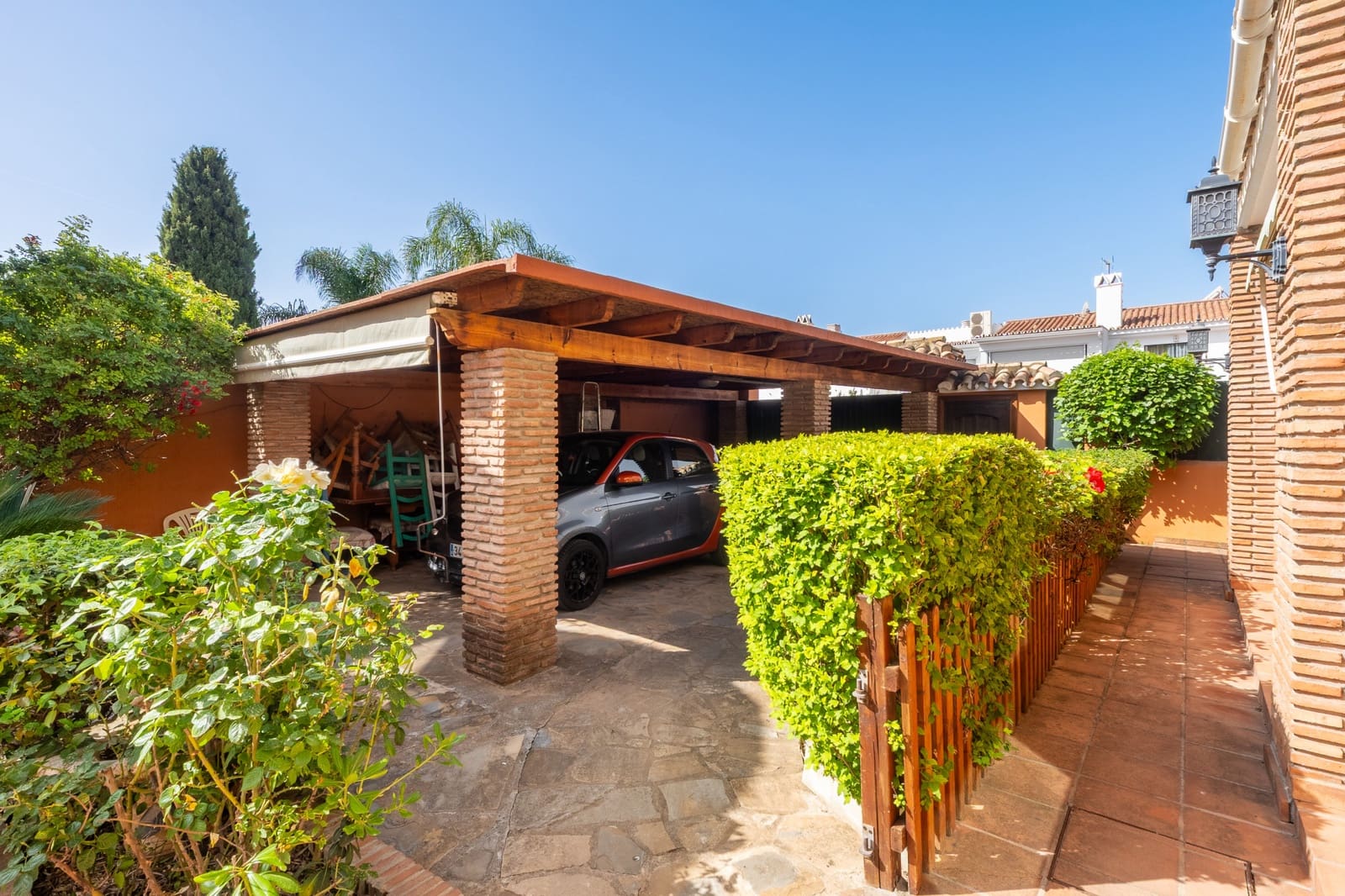 4 slaapkamer Villa te koop in San Pedro de Alcantara met zwembad garage - € 1.850.000 (Ref: 9824807)
