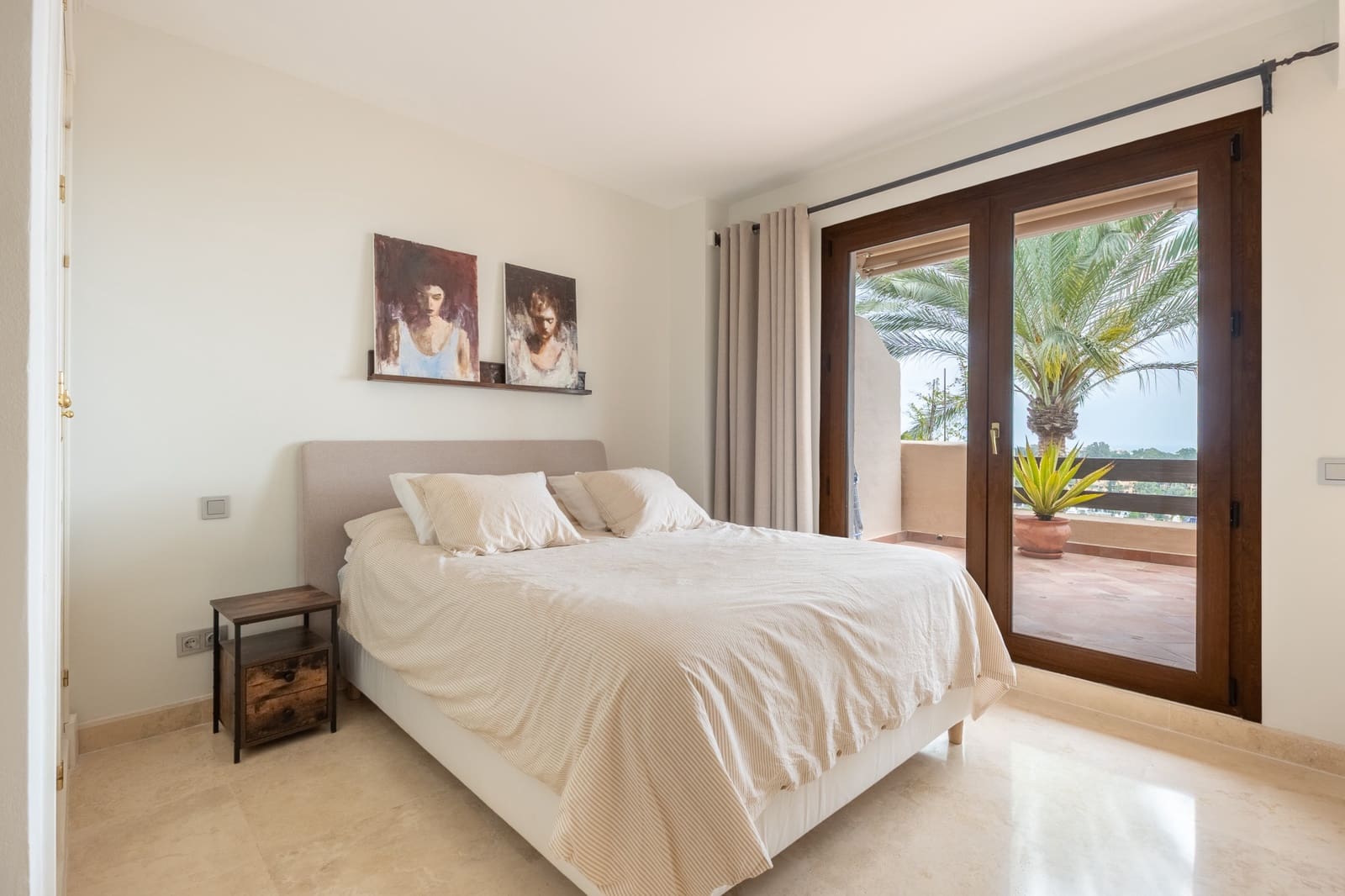 3 bedroom Penthouse for sale in El Paraiso with pool garage - € 1,595,000 (Ref: 9831084)