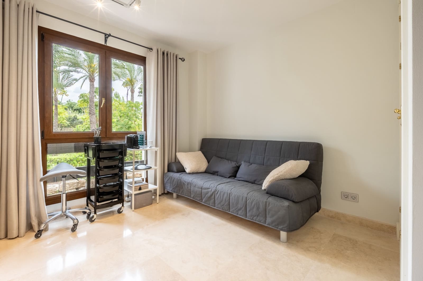 3 bedroom Penthouse for sale in El Paraiso with pool garage - € 1,595,000 (Ref: 9831084)