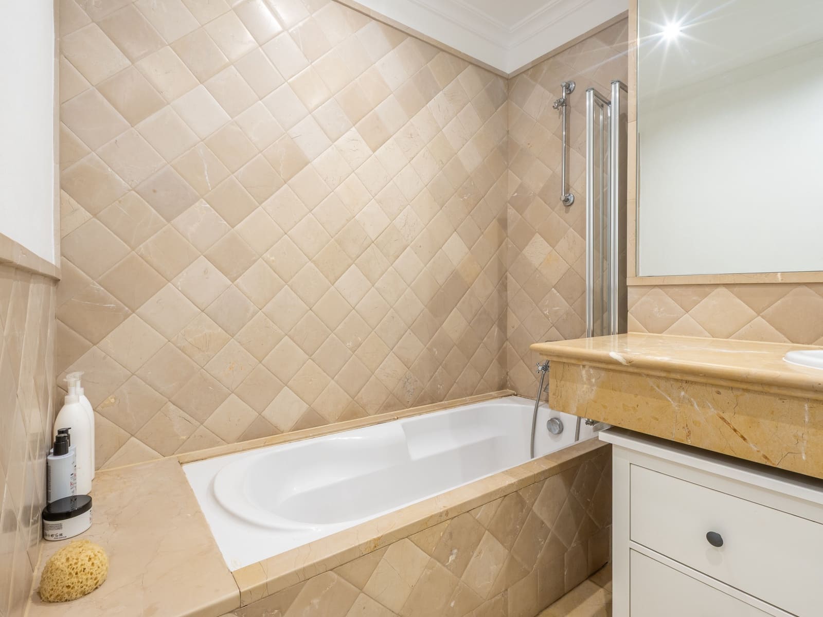 3 bedroom Penthouse for sale in El Paraiso with pool garage - € 1,595,000 (Ref: 9831084)
