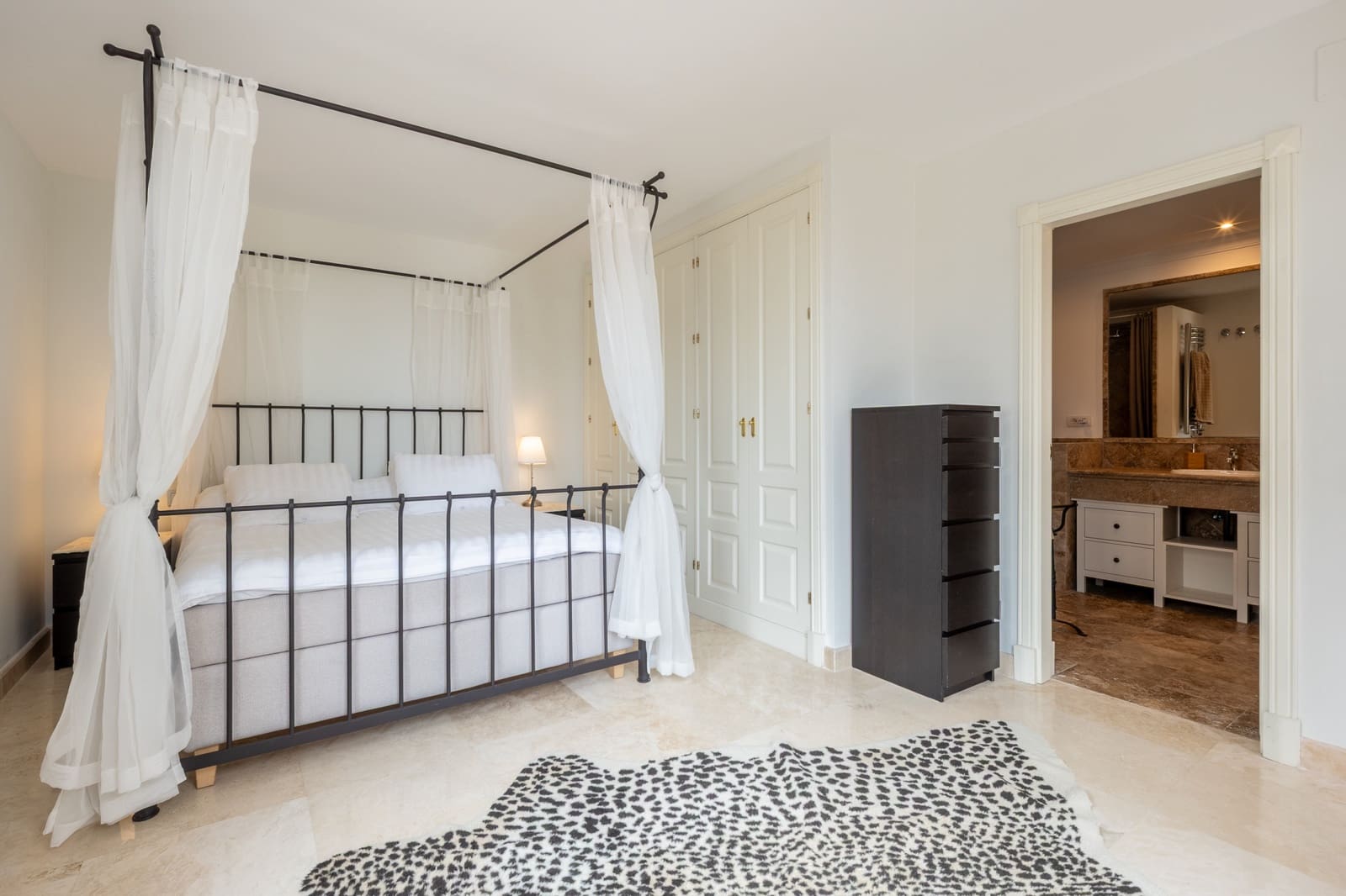 3 soveværelse Penthouse til salg i El Paraiso med swimmingpool garage - € 1.595.000 (Ref: 9831084)