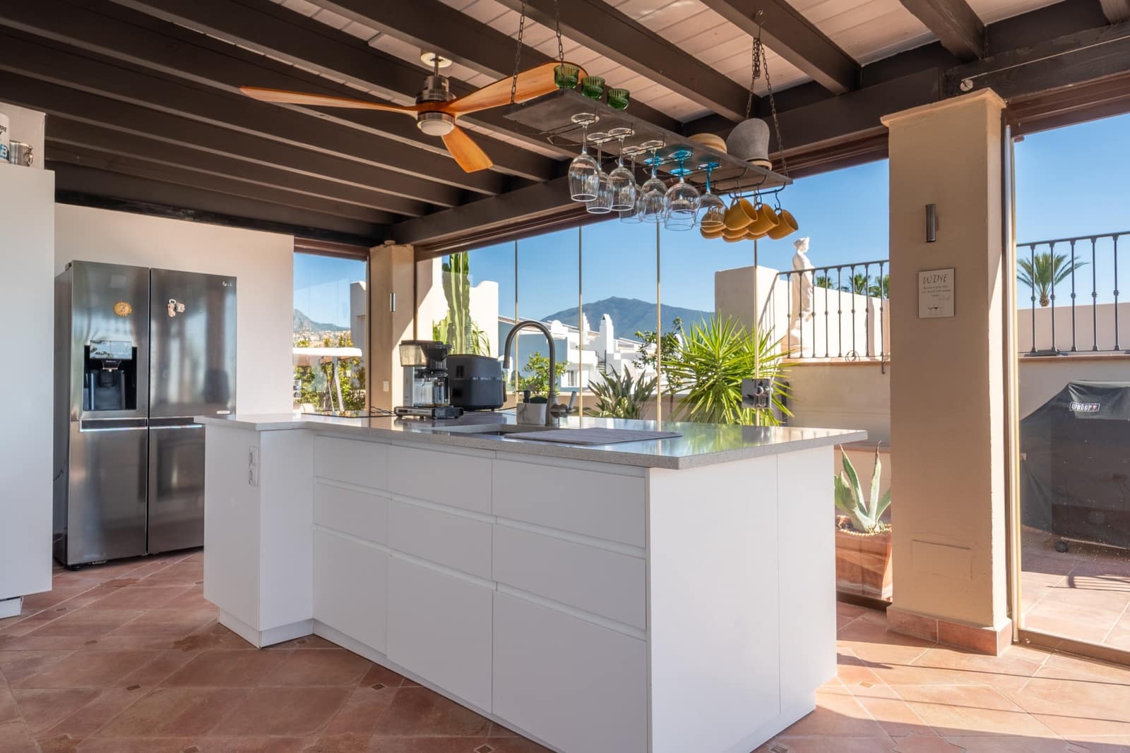 3 soveværelse Penthouse til salg i El Paraiso med swimmingpool garage - € 1.595.000 (Ref: 9831084)