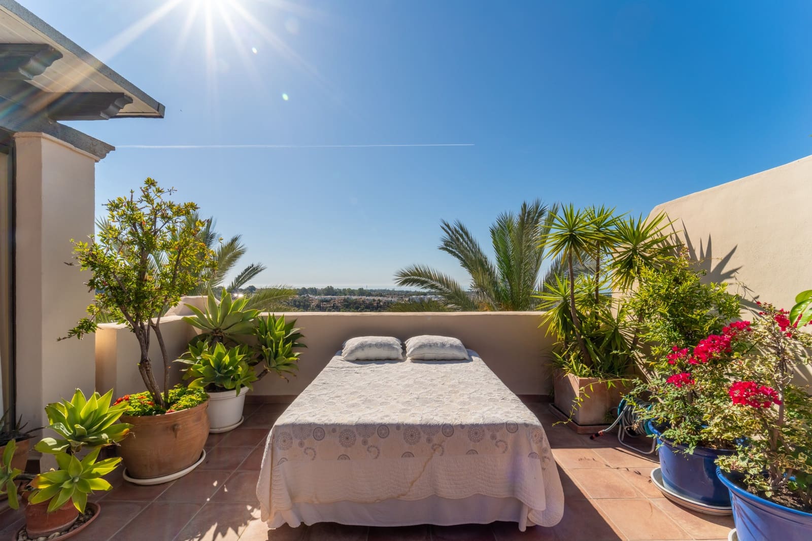 3 soveværelse Penthouse til salg i El Paraiso med swimmingpool garage - € 1.595.000 (Ref: 9831084)