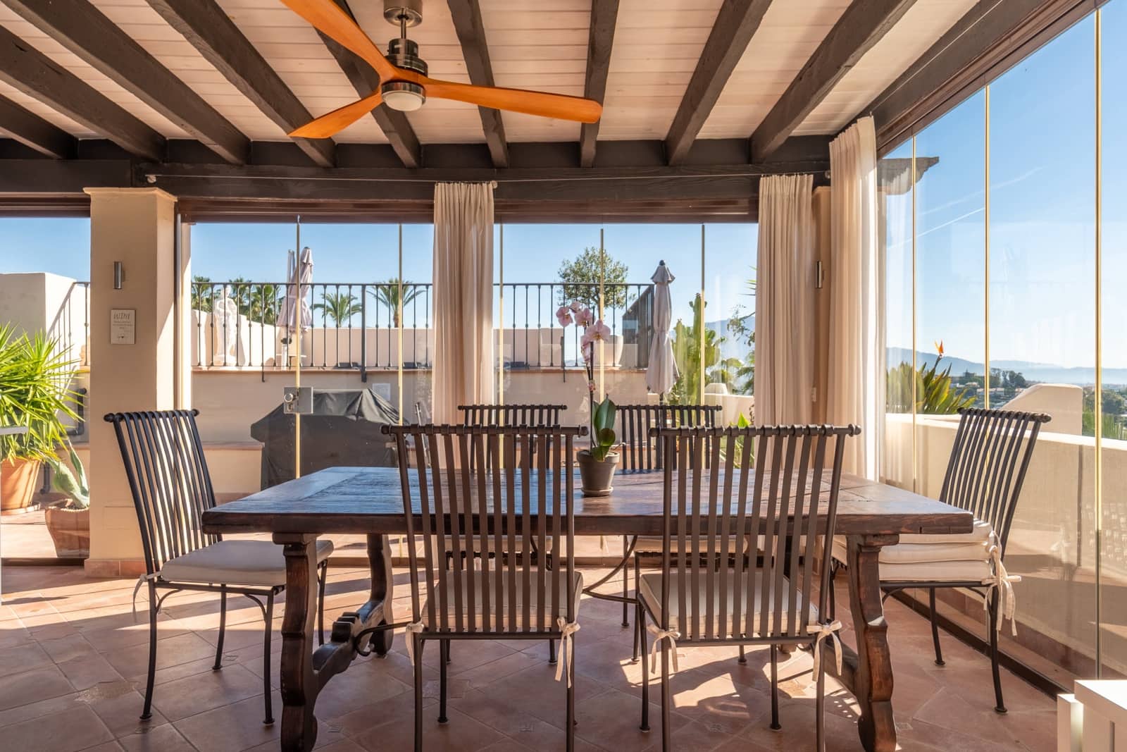3 soveværelse Penthouse til salg i El Paraiso med swimmingpool garage - € 1.595.000 (Ref: 9831084)