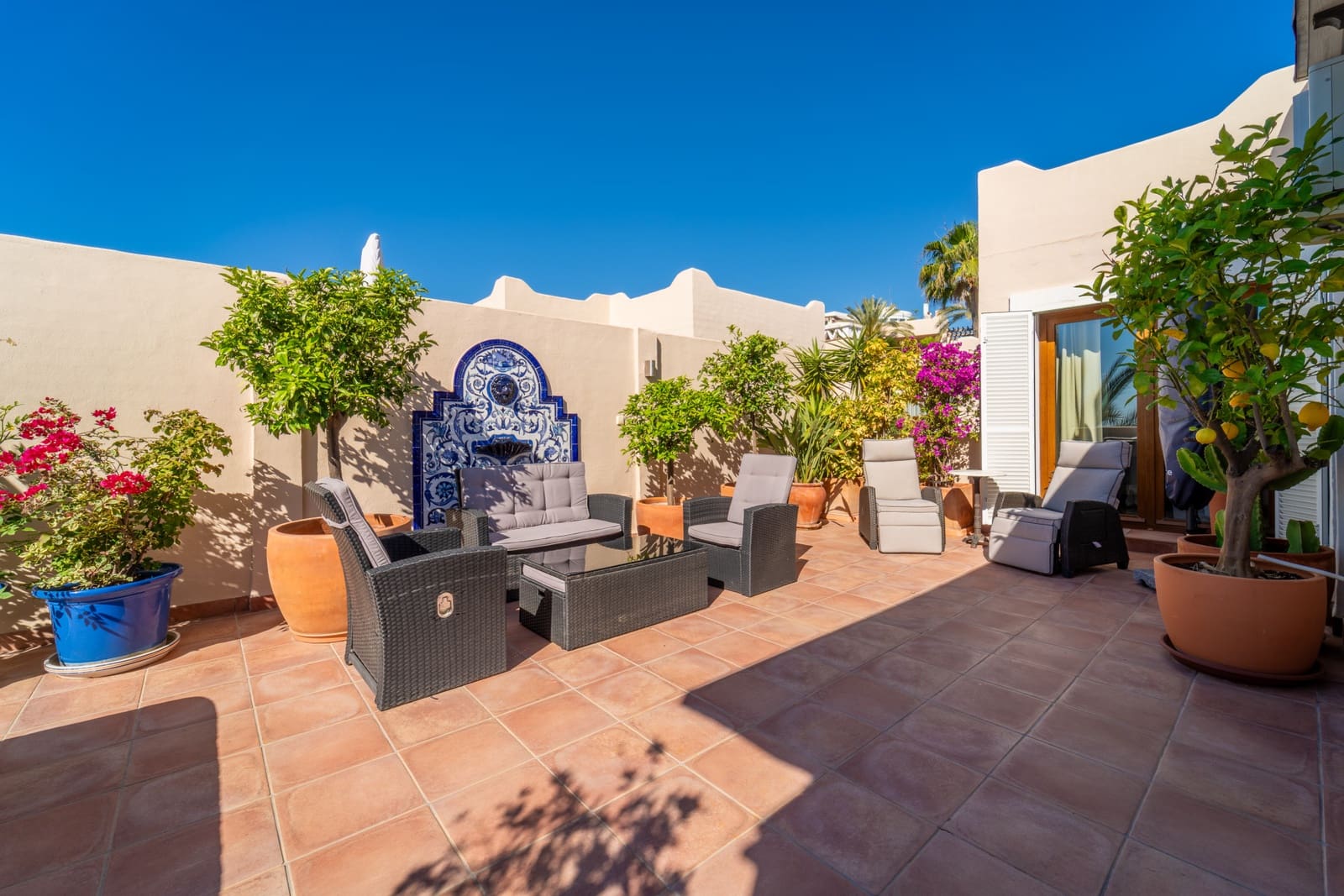 3 soveværelse Penthouse til salg i El Paraiso med swimmingpool garage - € 1.595.000 (Ref: 9831084)