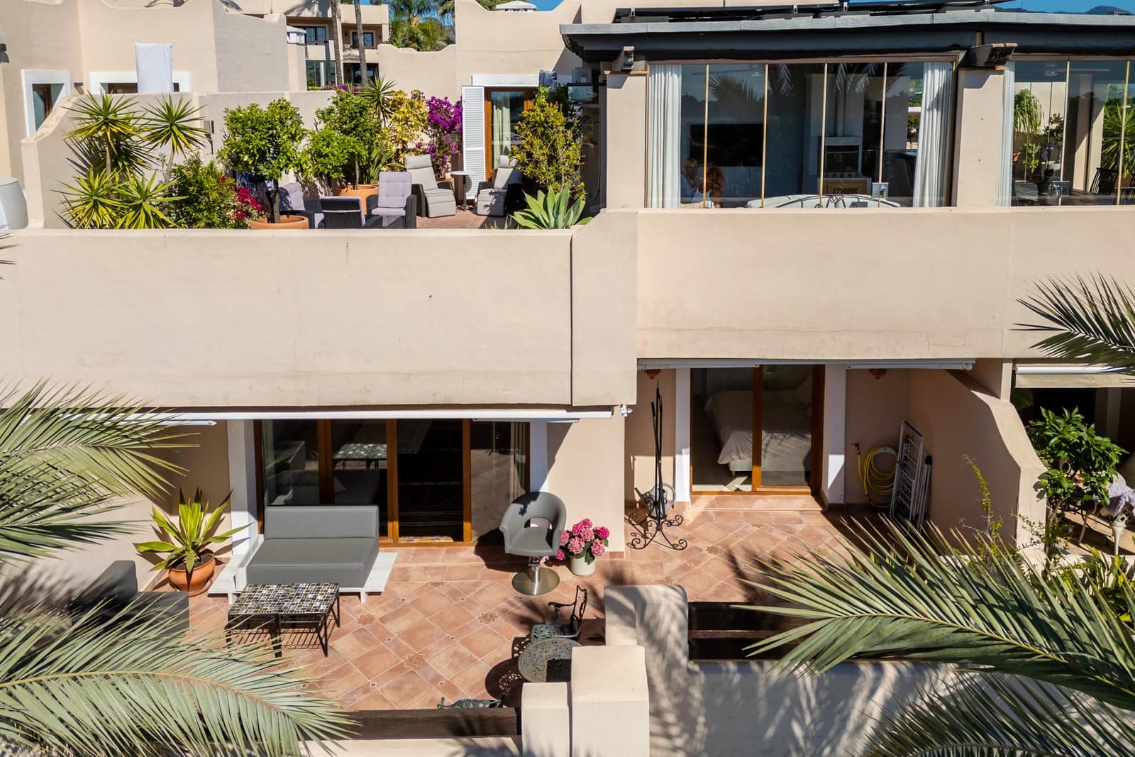 3 soveværelse Penthouse til salg i El Paraiso med swimmingpool garage - € 1.595.000 (Ref: 9831084)