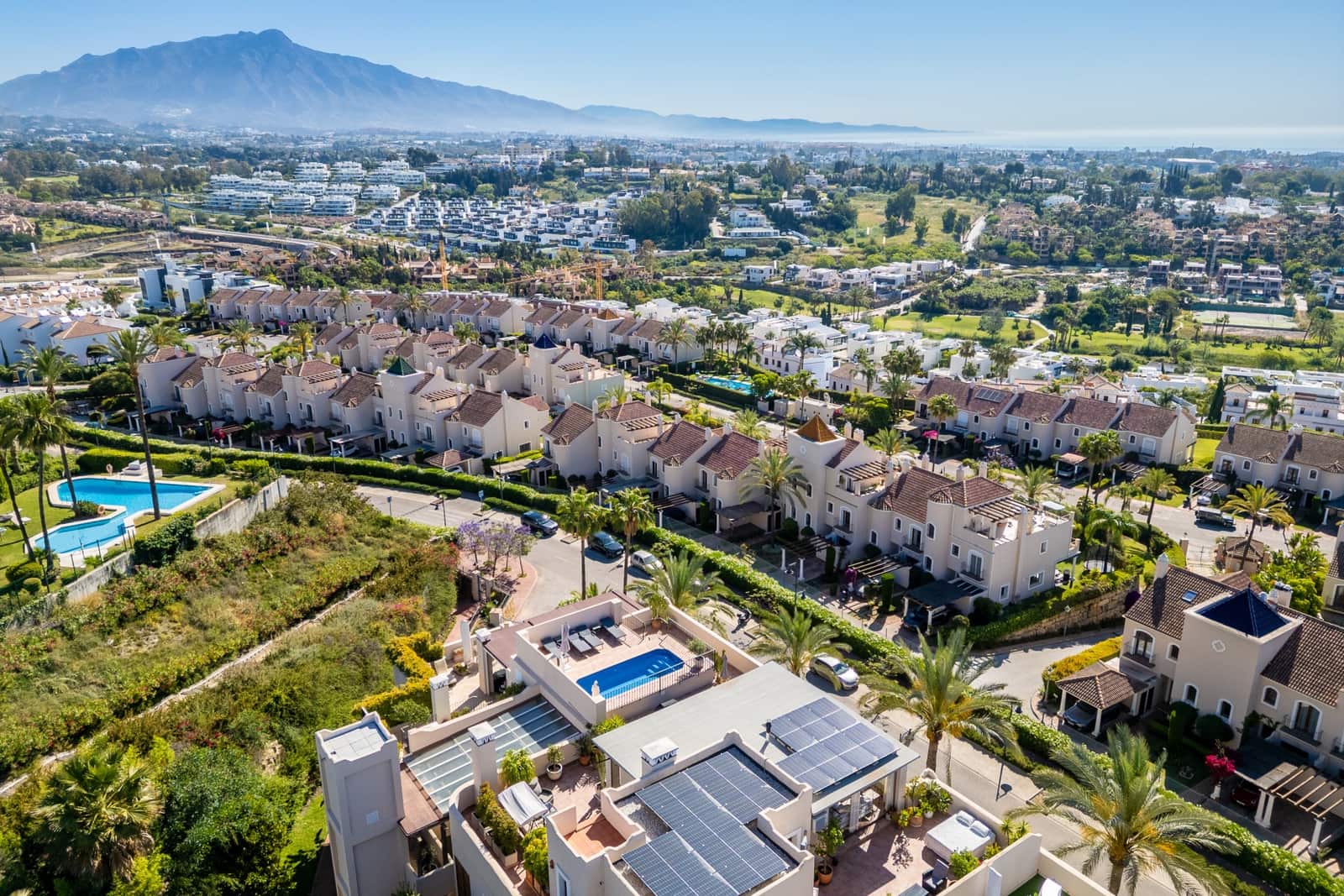 3 soveværelse Penthouse til salg i El Paraiso med swimmingpool garage - € 1.595.000 (Ref: 9831084)