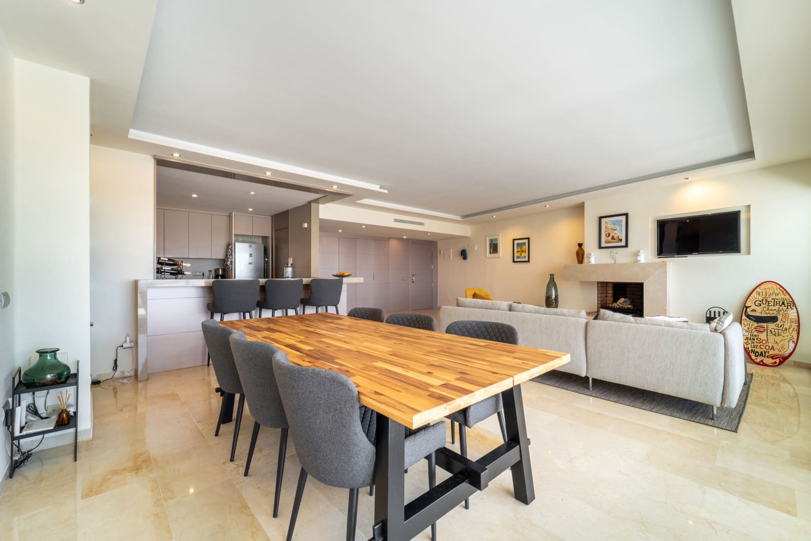2 soveværelse Lejlighed til leje i Marbella med swimmingpool garage - € 4.000 (Ref: 9832285)