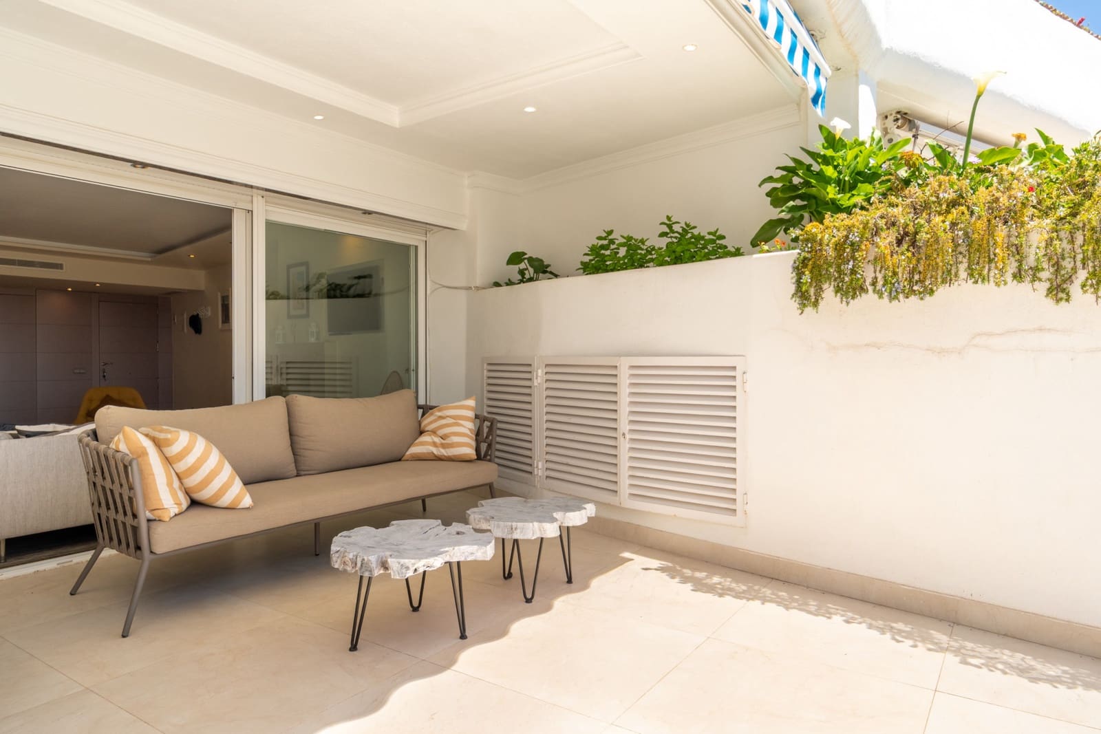2 soveværelse Lejlighed til leje i Marbella med swimmingpool garage - € 4.000 (Ref: 9832285)
