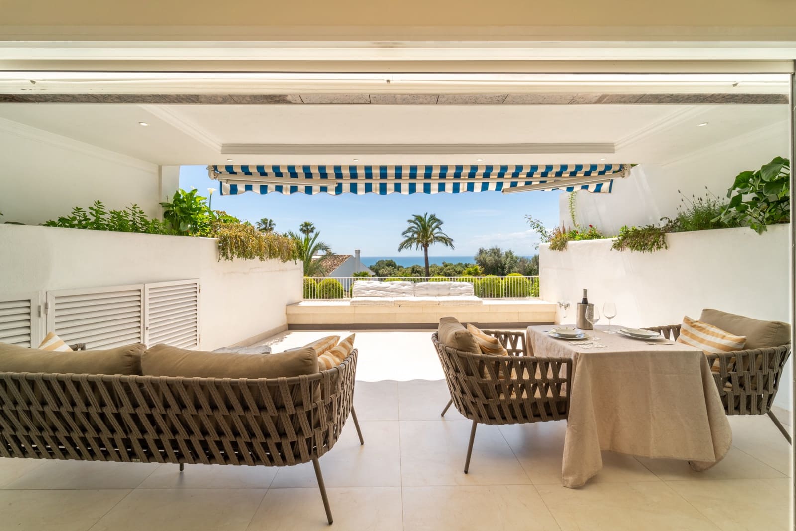 2 soveværelse Lejlighed til leje i Marbella med swimmingpool garage - € 4.000 (Ref: 9832285)