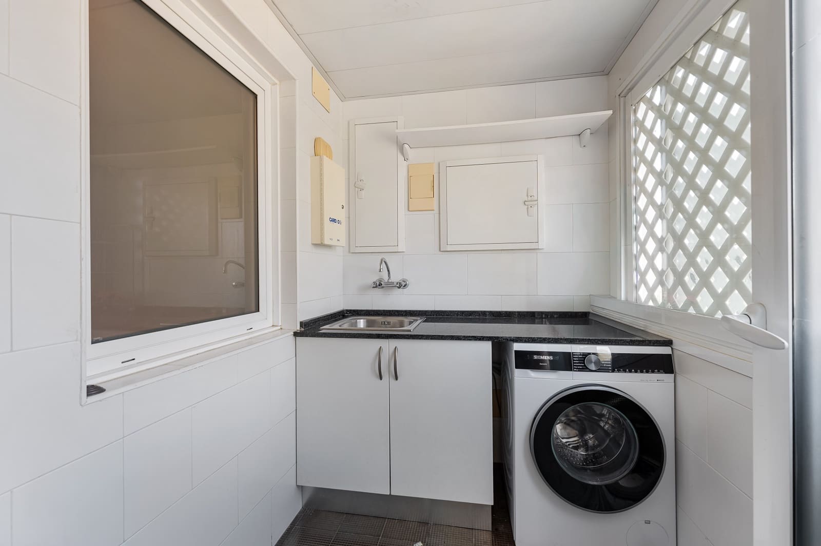 3 bedroom Apartment for sale in Marbella with pool garage - € 2,300,000 (Ref: 9833507)