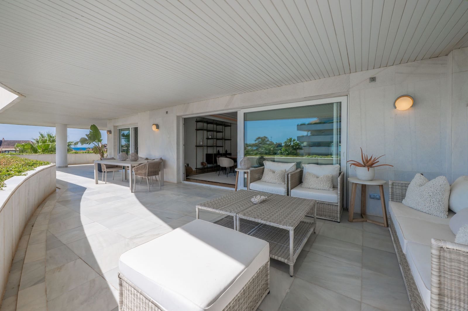 3 bedroom Apartment for sale in Marbella with pool garage - € 2,300,000 (Ref: 9833507)