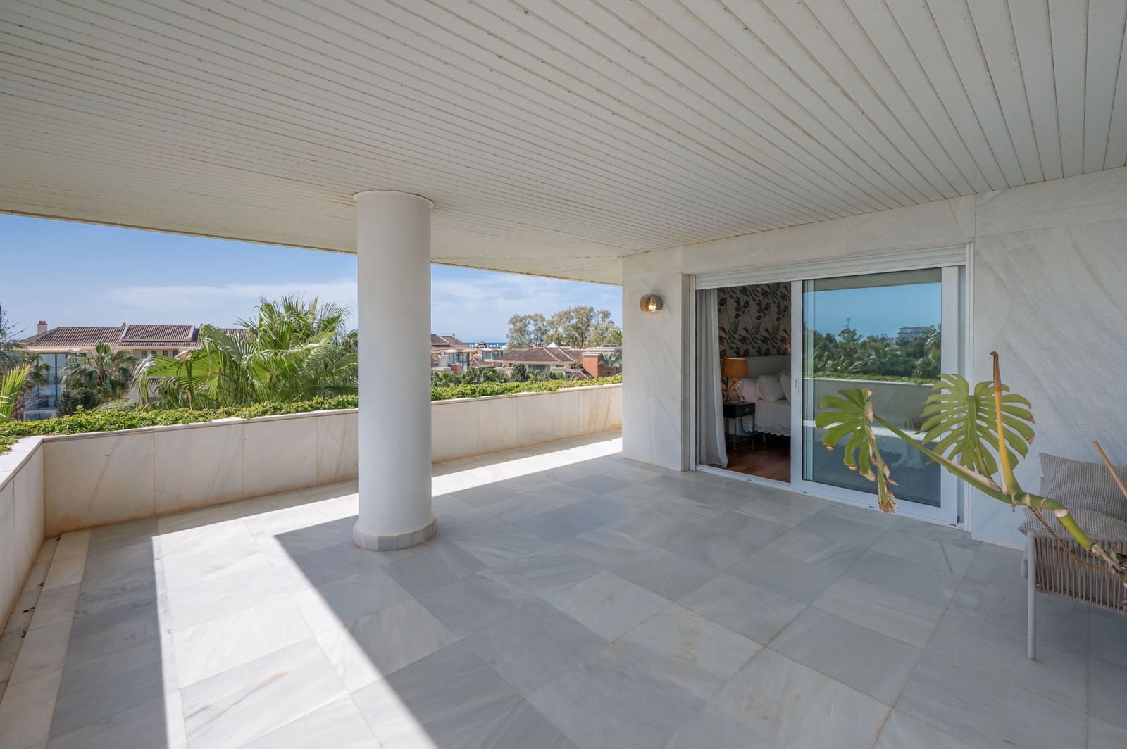 3 bedroom Apartment for sale in Marbella with pool garage - € 2,300,000 (Ref: 9833507)
