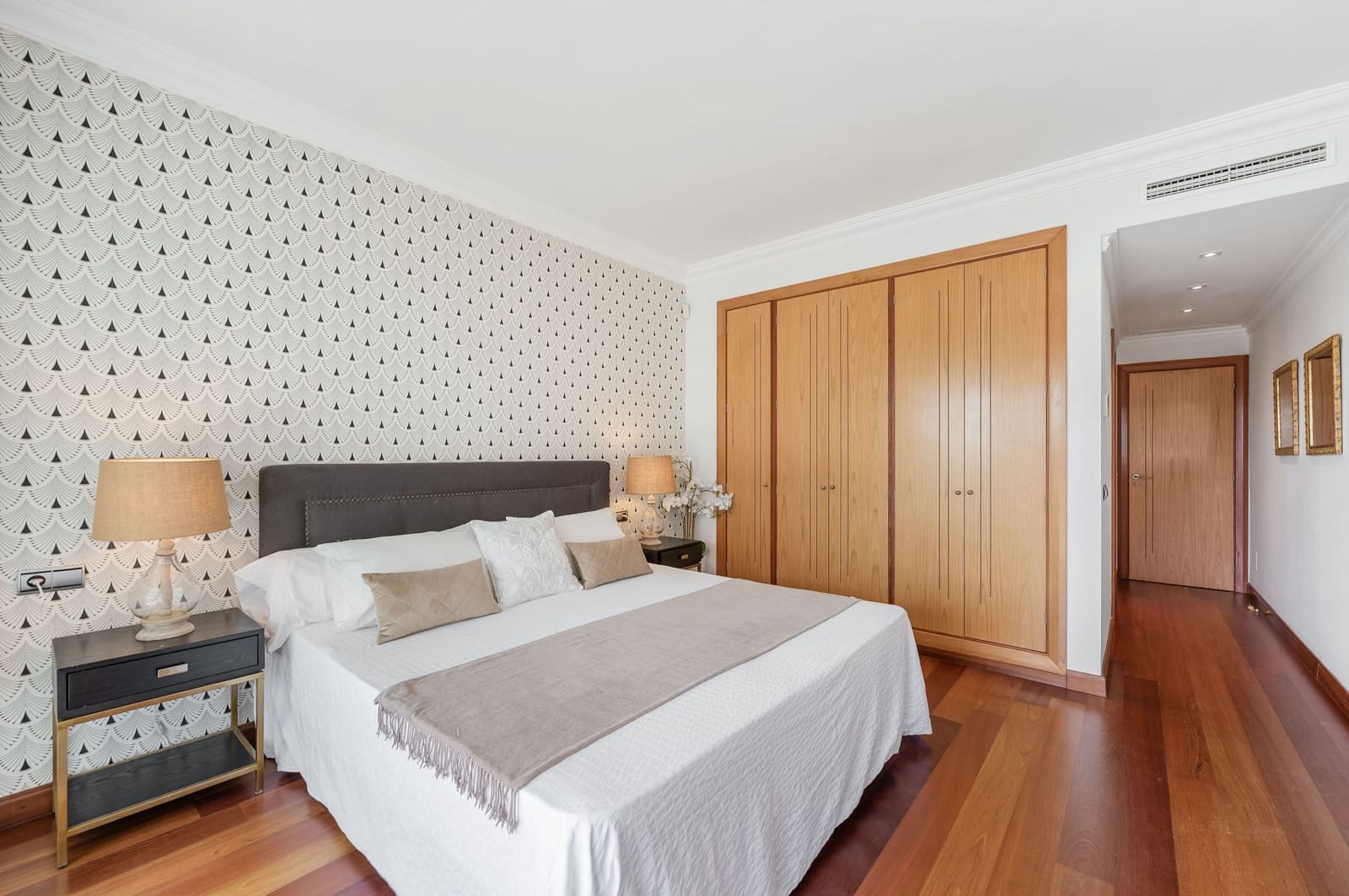 3 bedroom Apartment for sale in Marbella with pool garage - € 2,300,000 (Ref: 9833507)