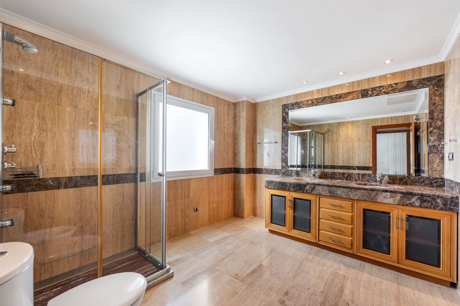 3 bedroom Apartment for sale in Marbella with pool garage - € 2,300,000 (Ref: 9833507)
