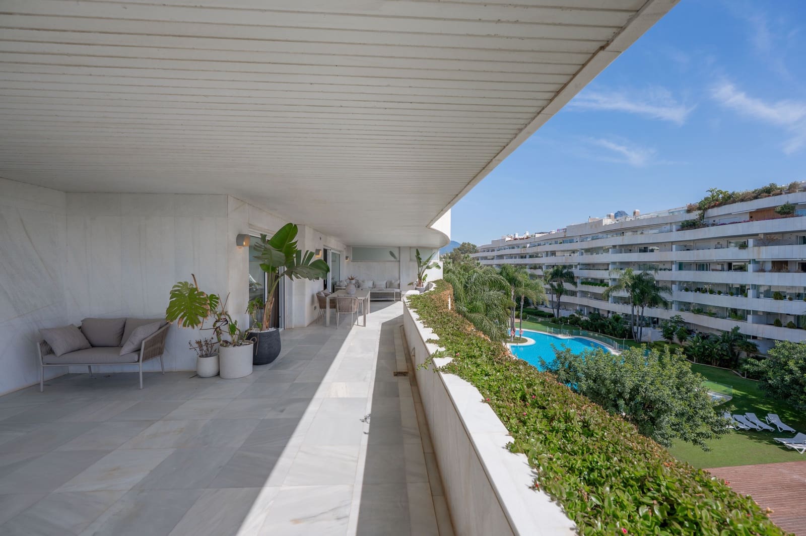 3 bedroom Apartment for sale in Marbella with pool garage - € 2,300,000 (Ref: 9833507)