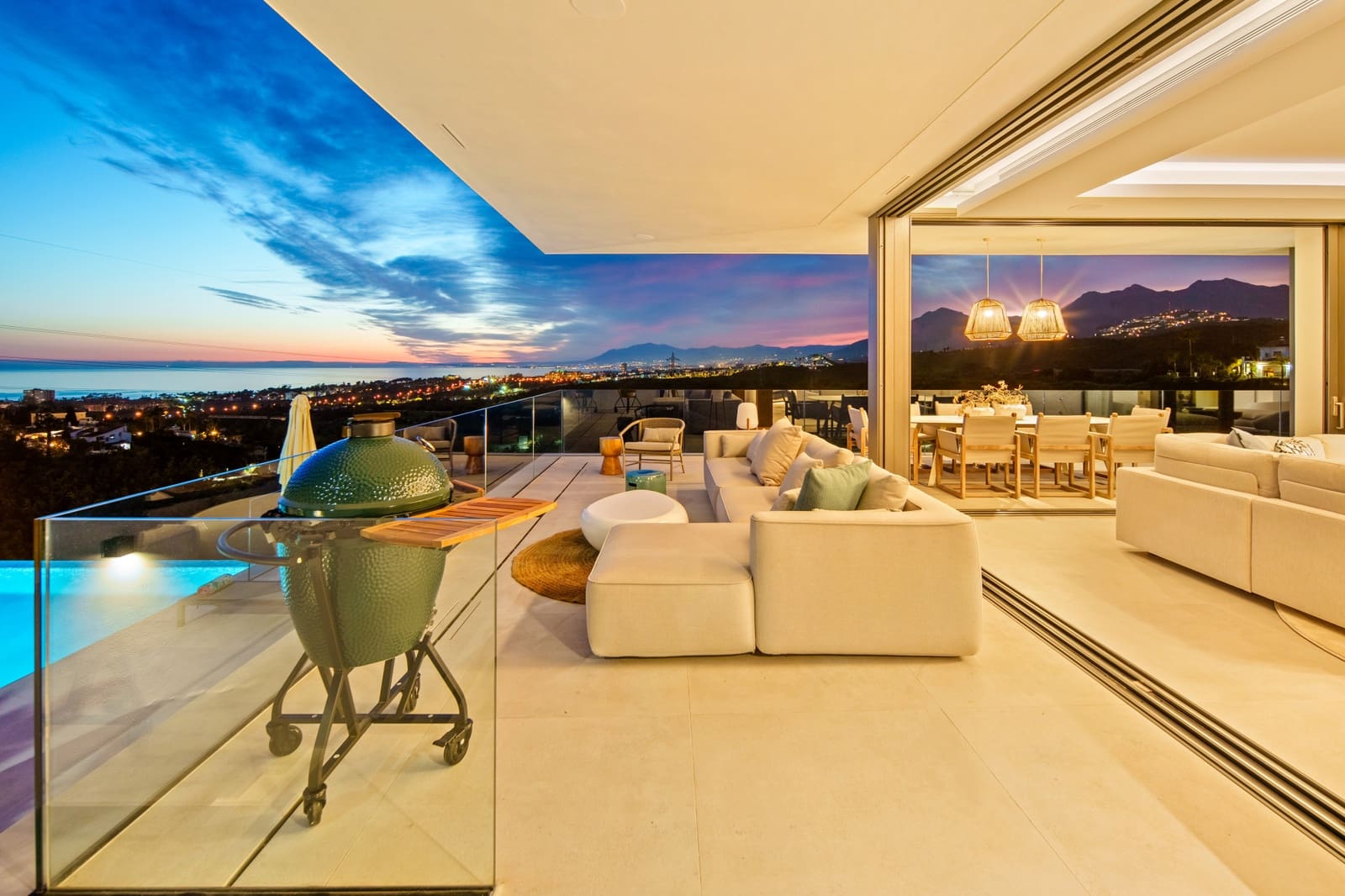 4 soverom Villa til salgs i Marbella med svømmebasseng garasje - € 6 500 000 (Ref: 9833508)
