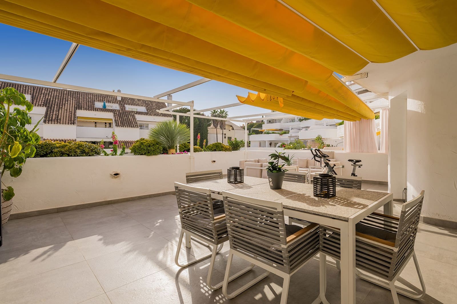 4 bedroom Apartment for rent in Marbella with pool garage - € 6,000 (Ref: 9834230)