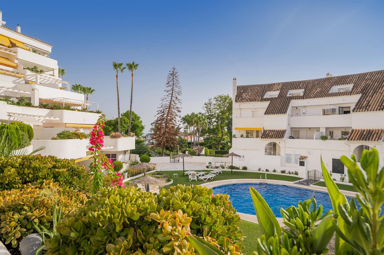 4 bedroom Apartment for rent in Marbella with pool garage - € 6,000 (Ref: 9834230)