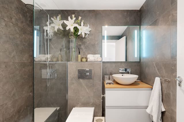 4 bedroom Apartment for rent in Marbella with pool garage - € 6,000 (Ref: 9834230)