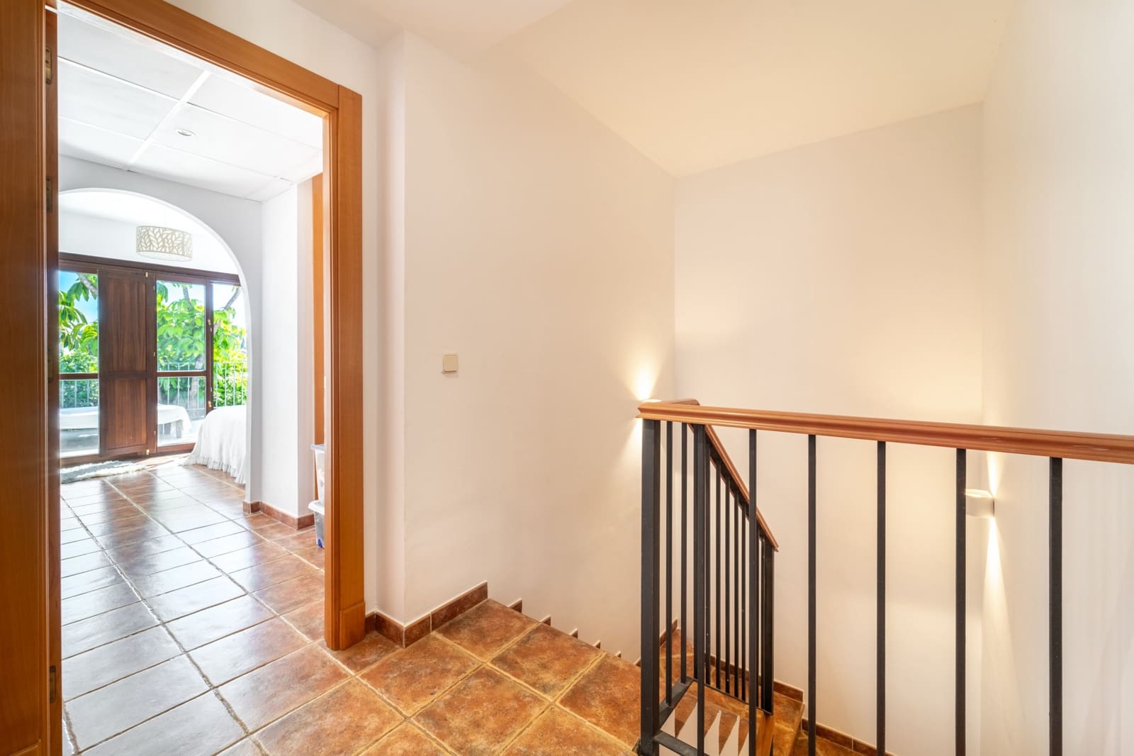 3 soveværelse Semi-Rækkehus til salg i Estepona med swimmingpool garage - € 749.000 (Ref: 9836216)