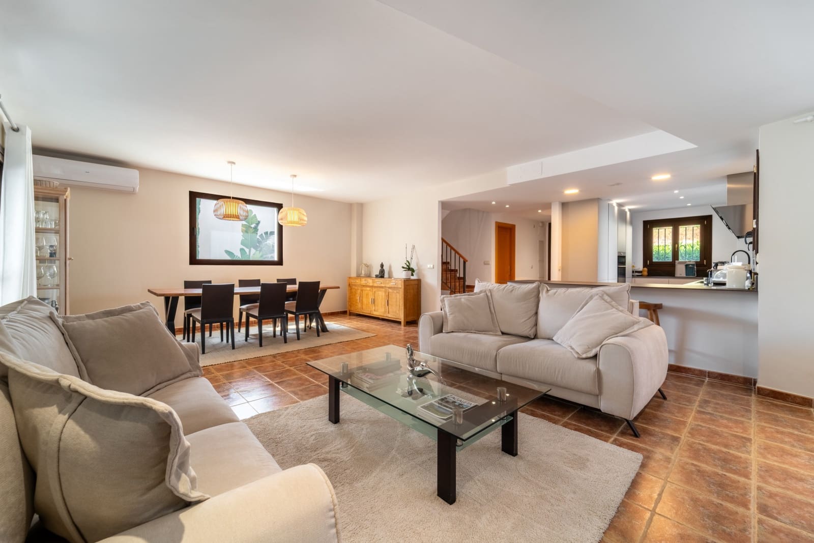 3 soveværelse Semi-Rækkehus til salg i Estepona med swimmingpool garage - € 749.000 (Ref: 9836216)