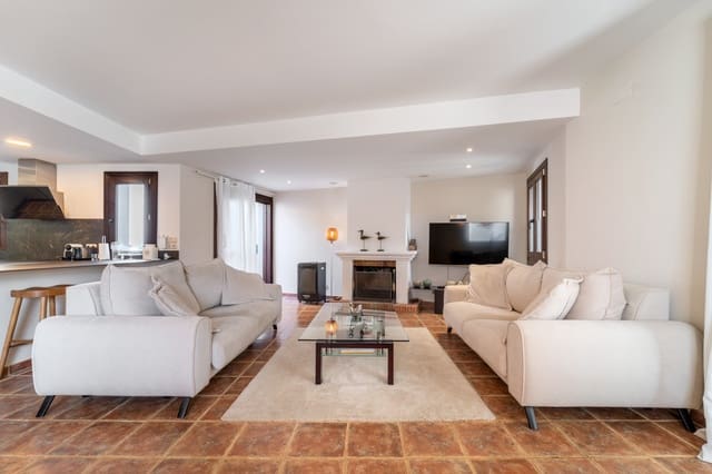 3 soveværelse Semi-Rækkehus til salg i Estepona med swimmingpool garage - € 749.000 (Ref: 9836216)
