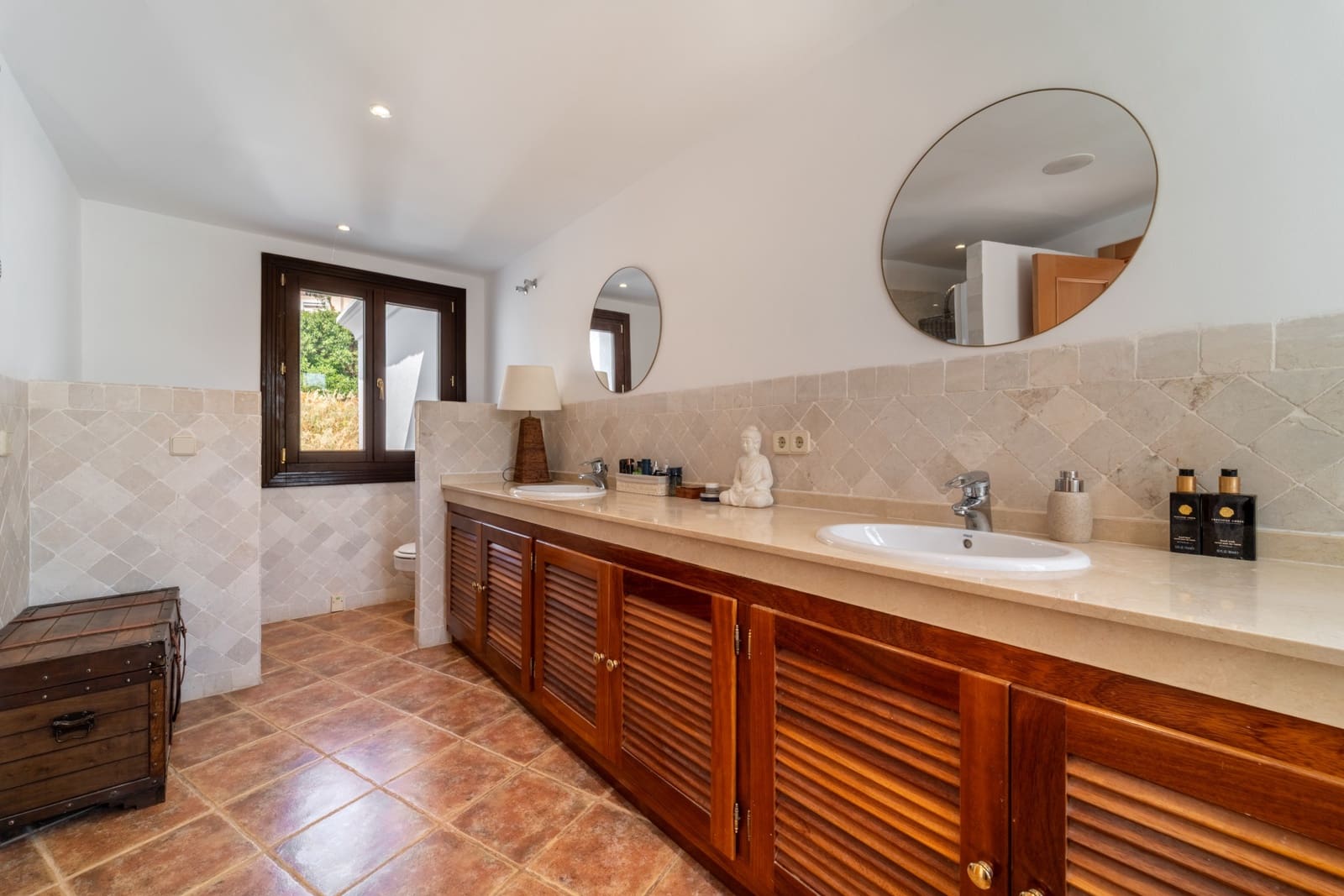 3 soveværelse Semi-Rækkehus til salg i Estepona med swimmingpool garage - € 749.000 (Ref: 9836216)