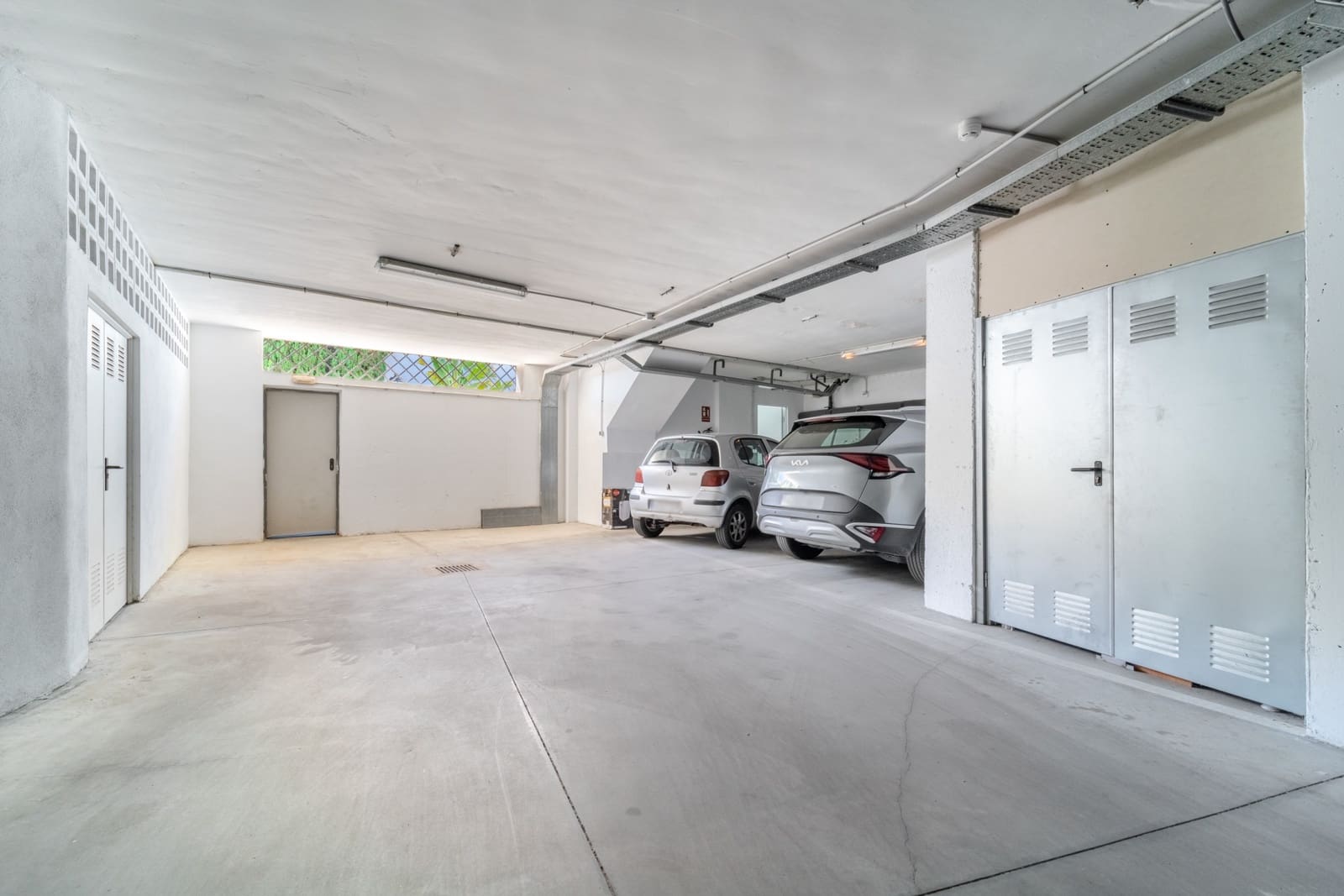3 soveværelse Semi-Rækkehus til salg i Estepona med swimmingpool garage - € 749.000 (Ref: 9836216)