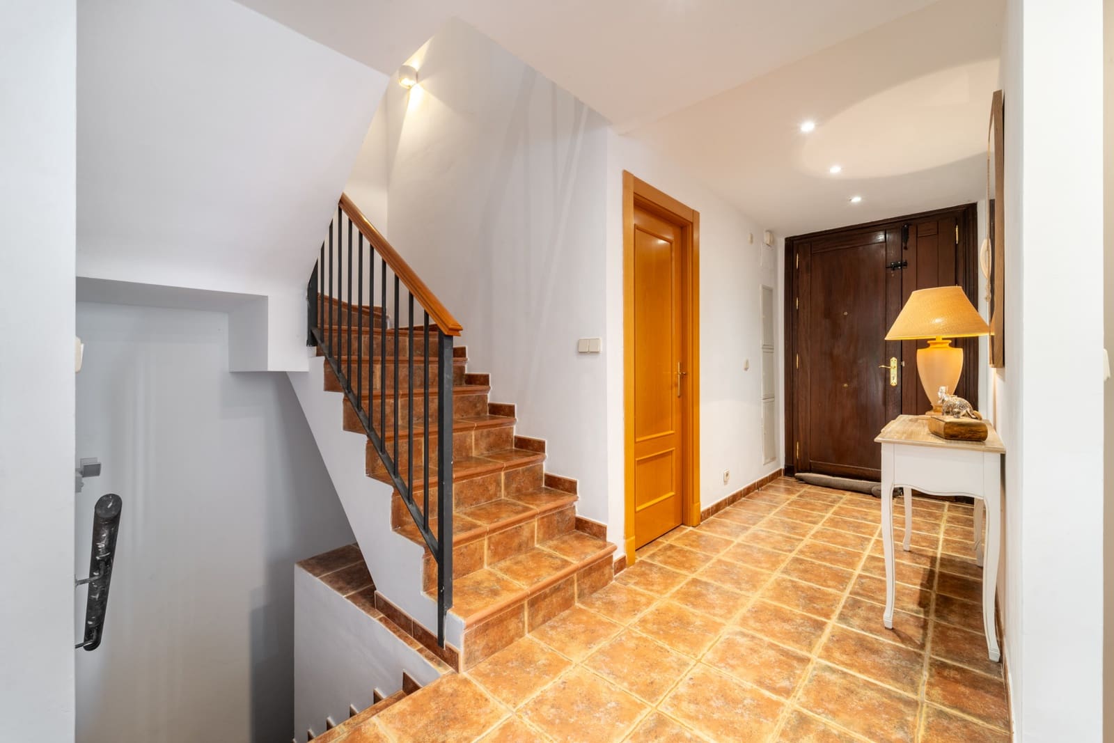 3 soveværelse Semi-Rækkehus til salg i Estepona med swimmingpool garage - € 749.000 (Ref: 9836216)