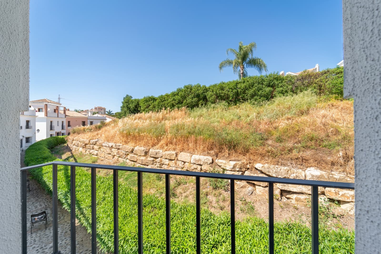 3 soveværelse Semi-Rækkehus til salg i Estepona med swimmingpool garage - € 749.000 (Ref: 9836216)